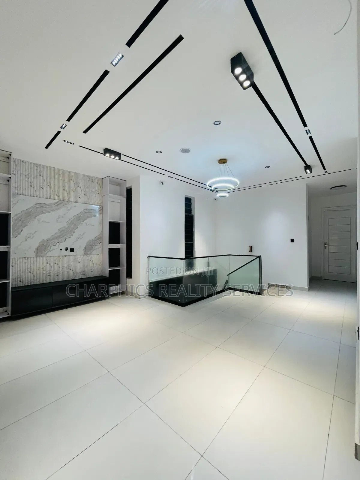 5bdrm Duplex in Ikota for sale in Ikota