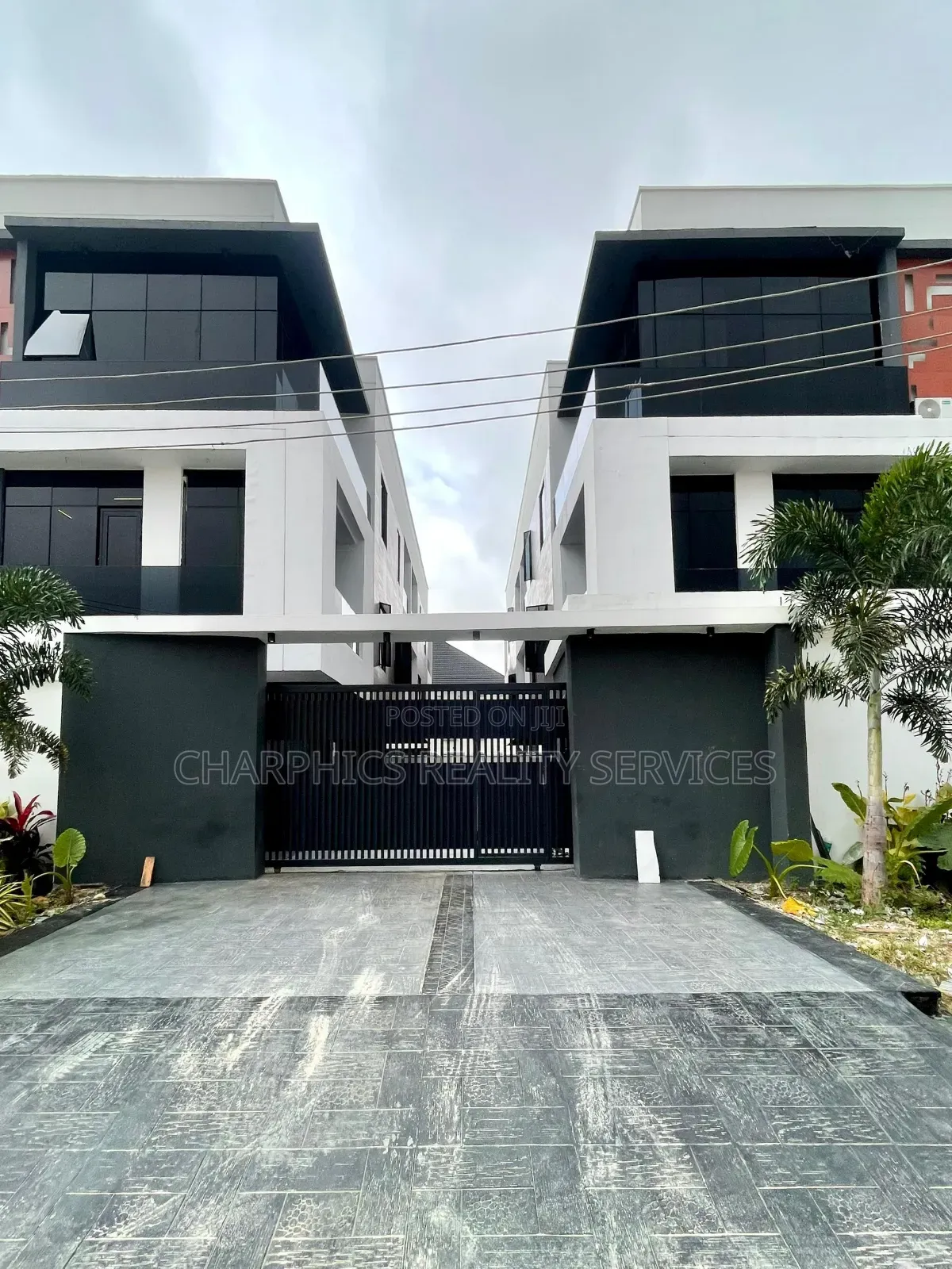 4bdrm Duplex in Lekki Phase 1 for sale in Lekki Phase 1