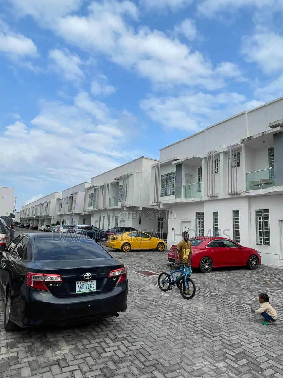 4bdrm Duplex in Lekki County, Ikota for rent in Ikota