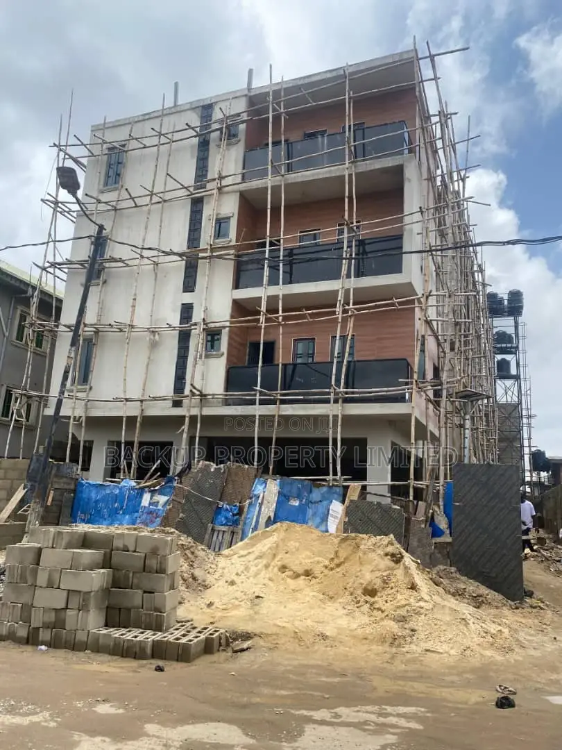 3bdrm Block of Flats in Akoka for sale in Akoka