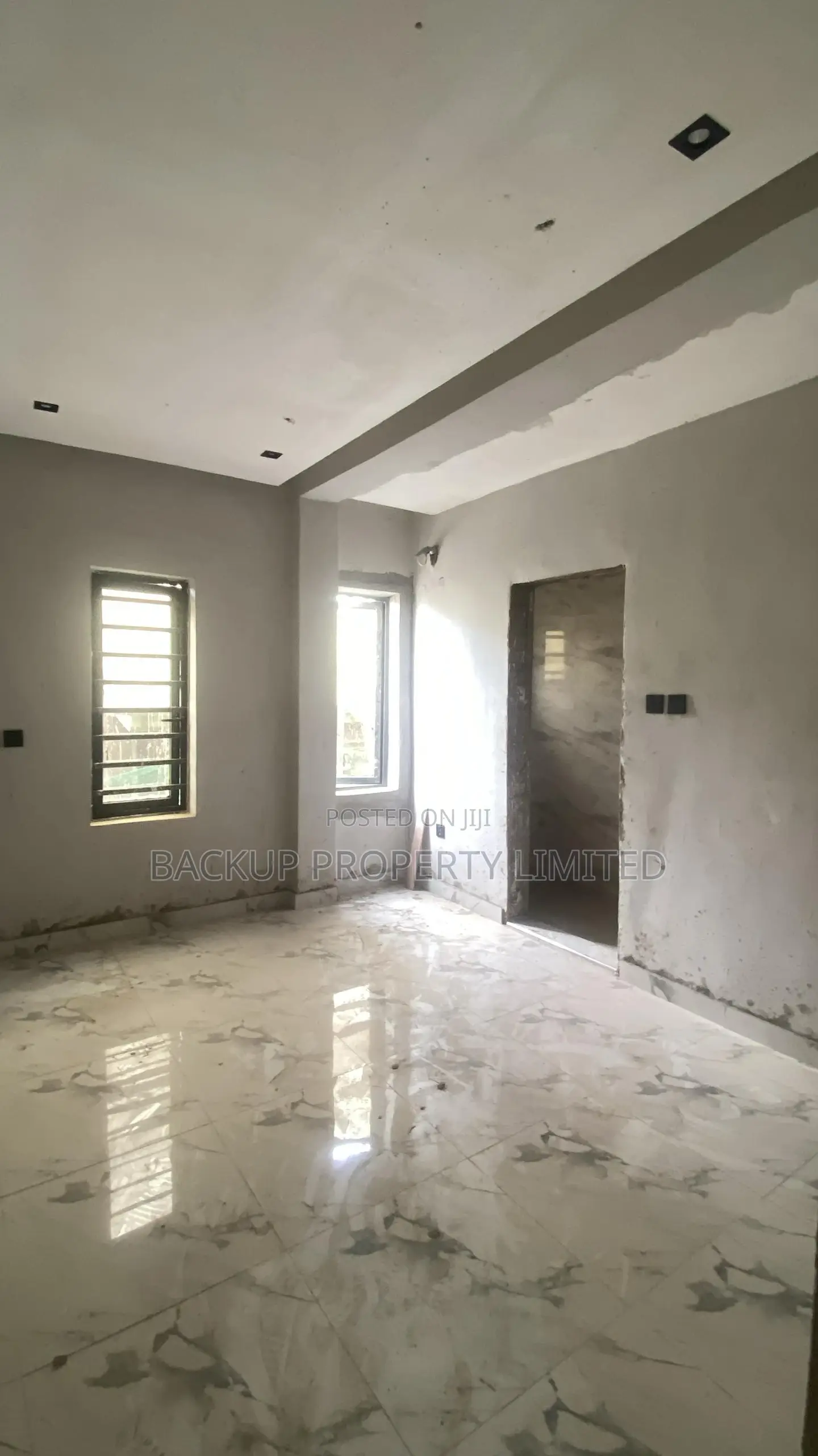 3bdrm Block of Flats in Akoka for sale in Akoka
