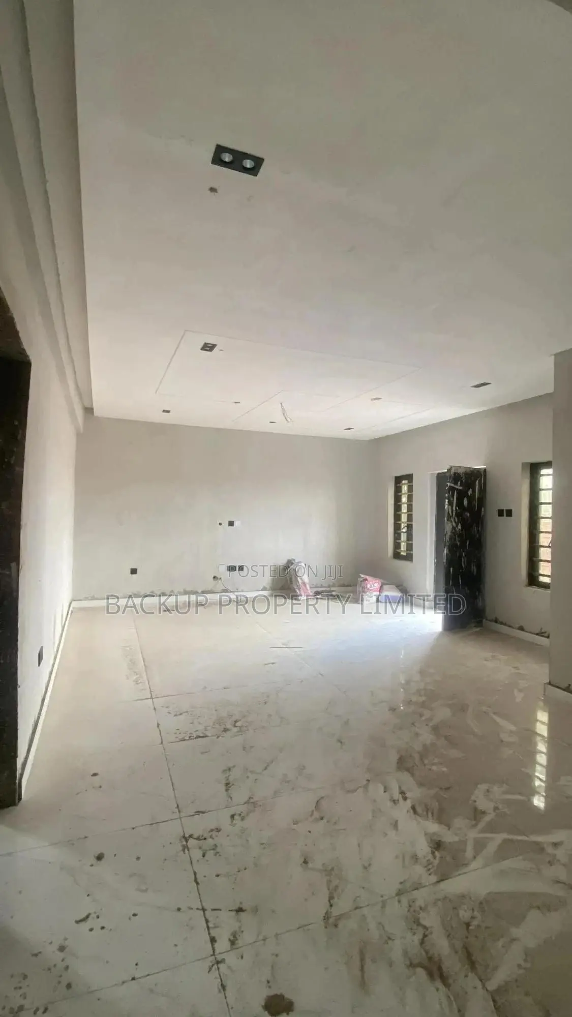 3bdrm Block of Flats in Akoka for sale in Akoka