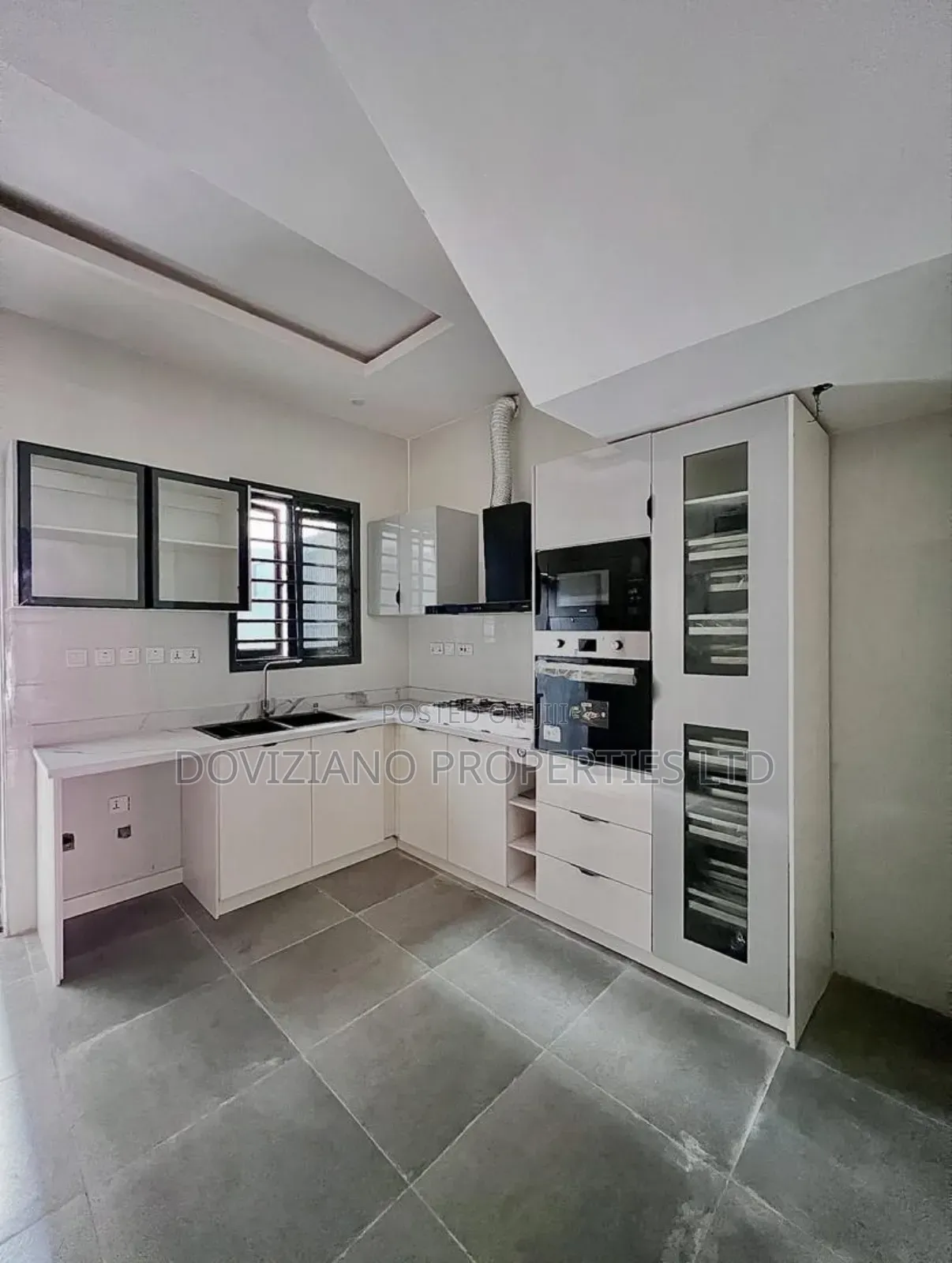 4bdrm Townhouse/Terrace in Lekki Phase 1 for sale in Lekki Phase 1