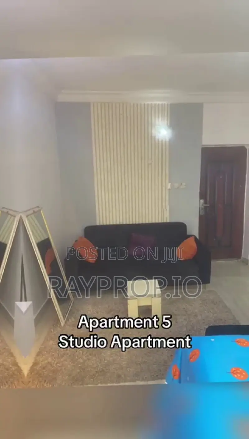 947975mq - Studio Shortlet in Ajah in Lekki Gardens Estate