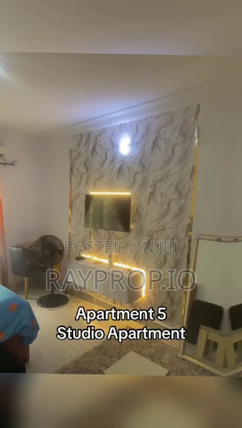 947975mq - Studio Shortlet in Ajah in Lekki Gardens Estate