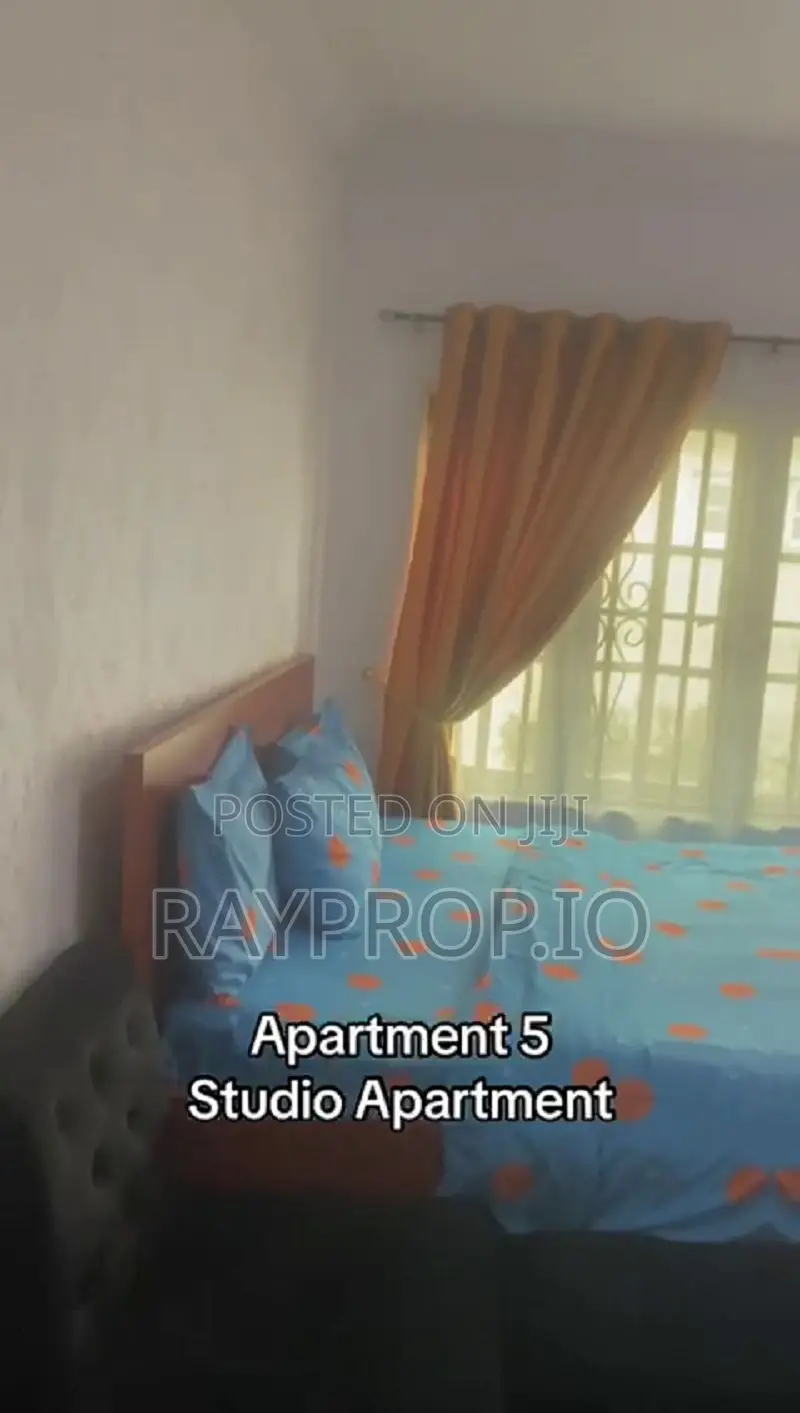 947975mq - Studio Shortlet in Ajah in Lekki Gardens Estate