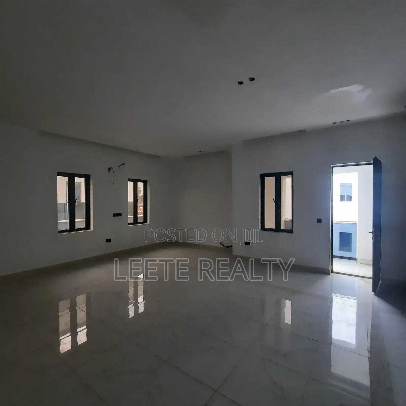 5bdrm Duplex in Guzape District for sale in Guzape District