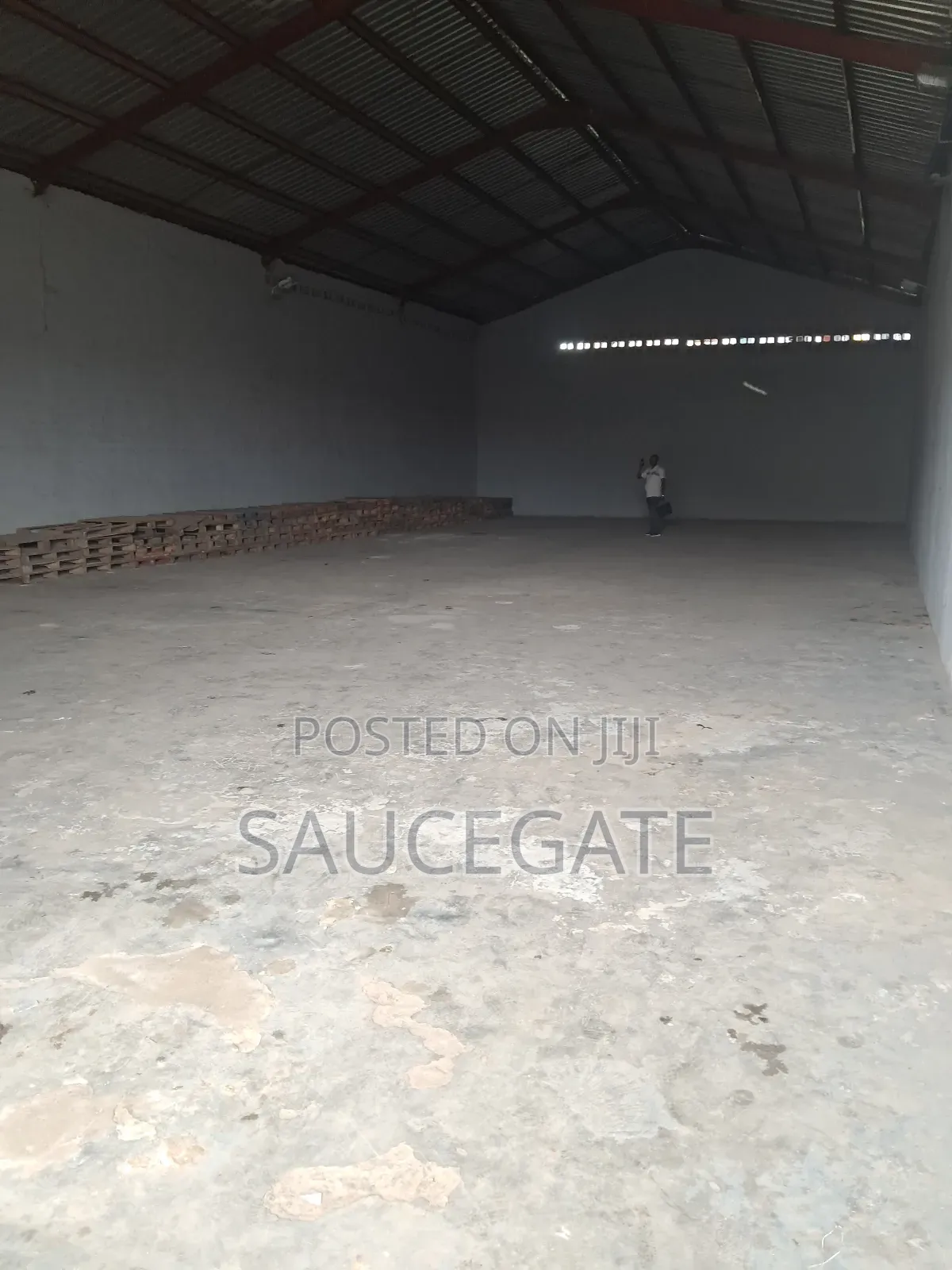 A Warehouse Tolet at Abuleoshun Opposite Trade Fair in Ojo