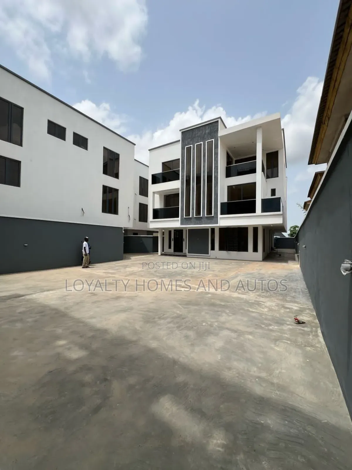 5bdrm Duplex in Omole Phase 1 Ikeja for sale in Ikeja