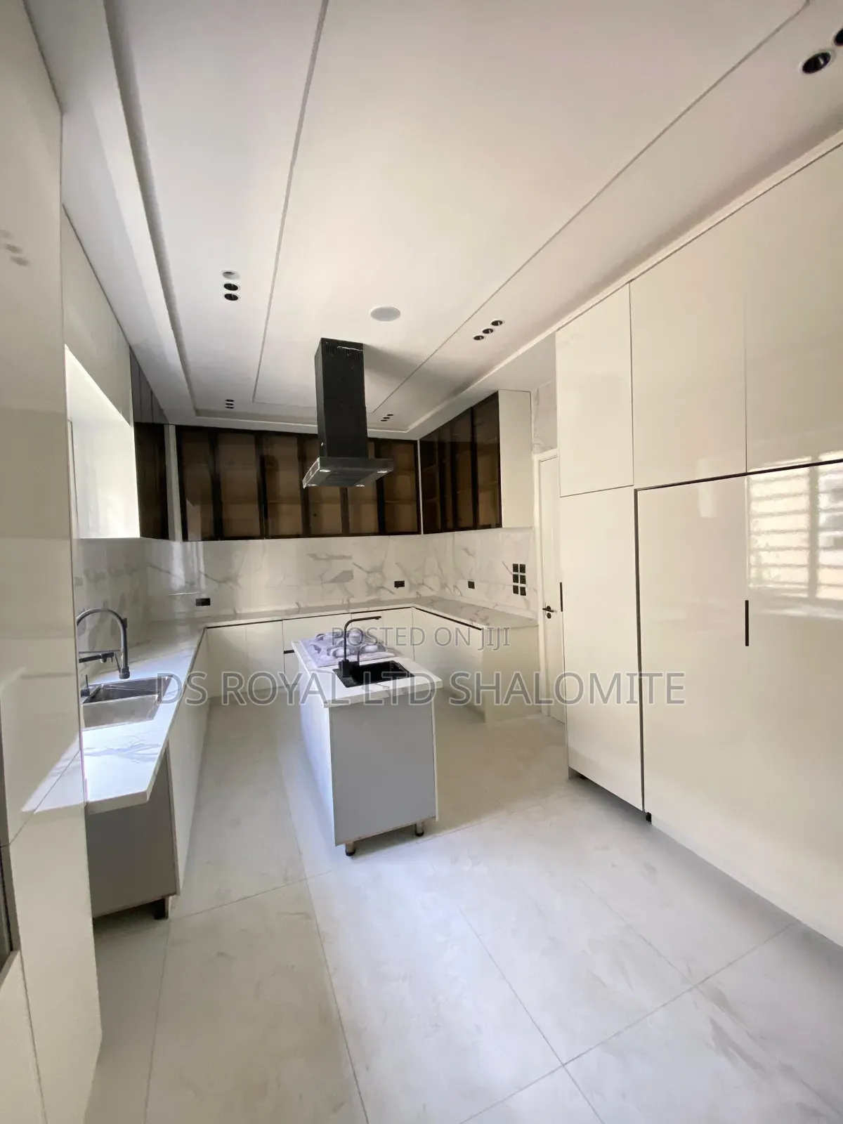 5bdrm Duplex in Lagos Island / Lagos Island for sale in Lagos Island / Lagos Island
