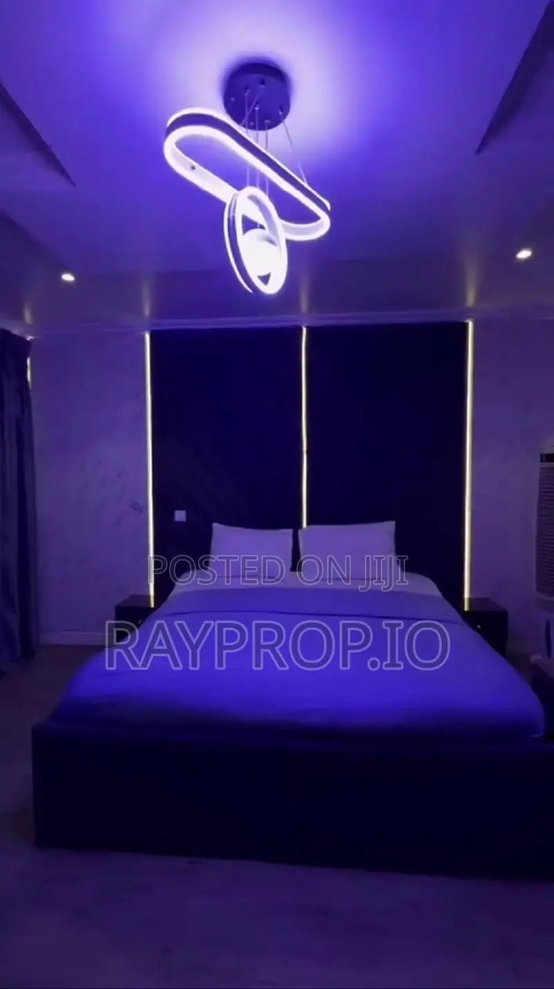299097vx - 4 Bedroom Shortlet in Lekki Phase 1 in Lekki Phase 1
