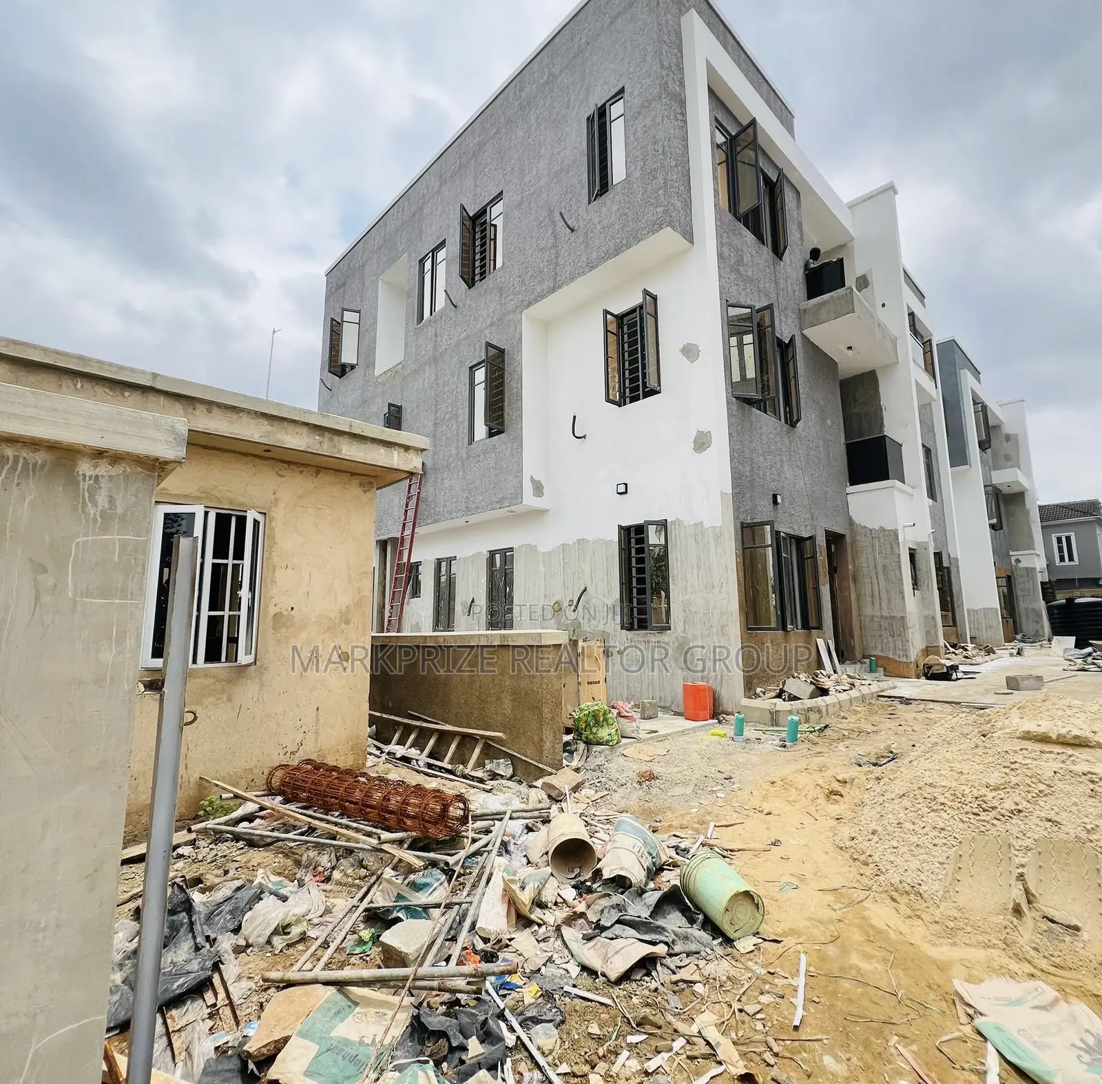 4bdrm Duplex in Maryland Lagos for sale in Maryland