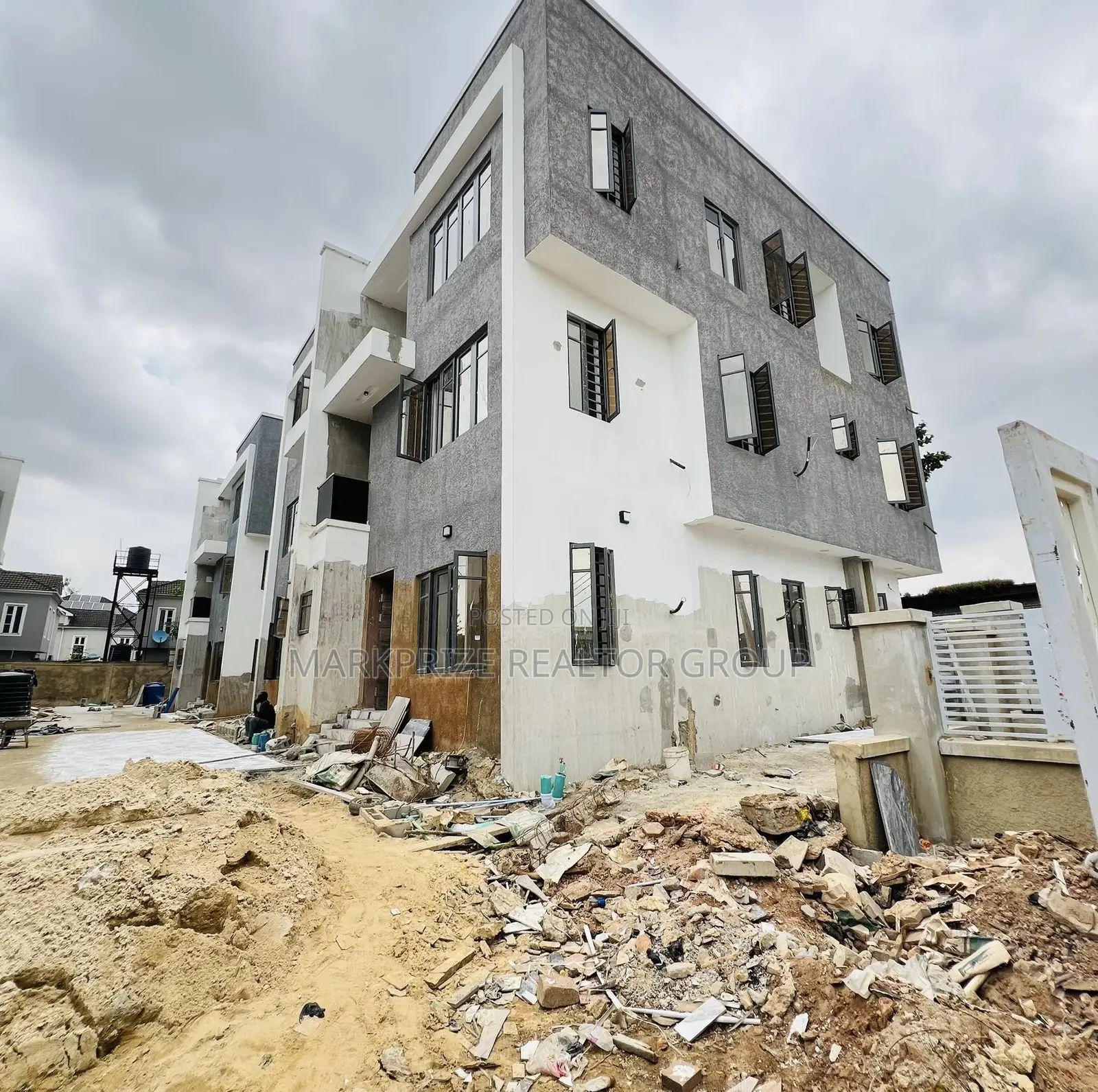 4bdrm Duplex in Maryland Lagos for sale in Maryland