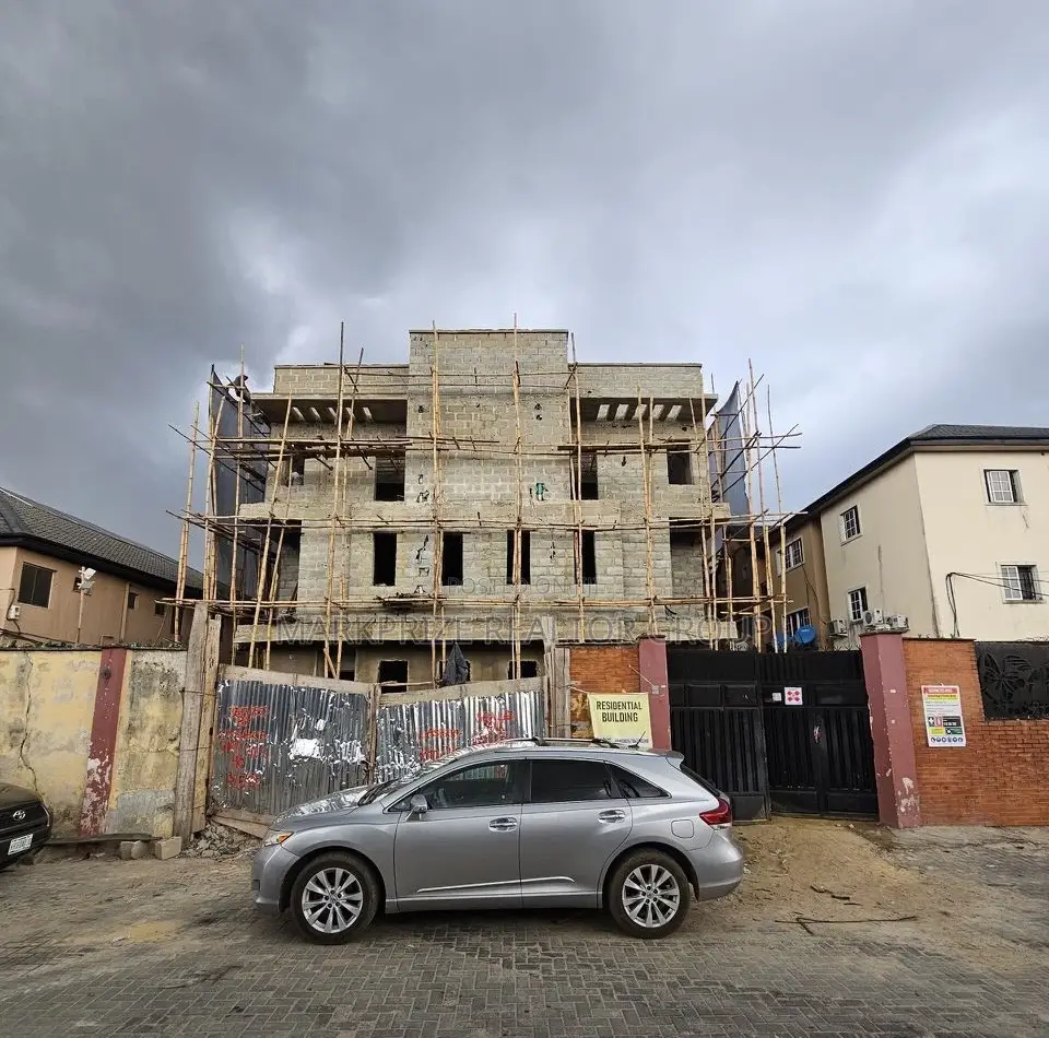4bdrm Duplex in Gbagada Lagos for sale in Gbagada
