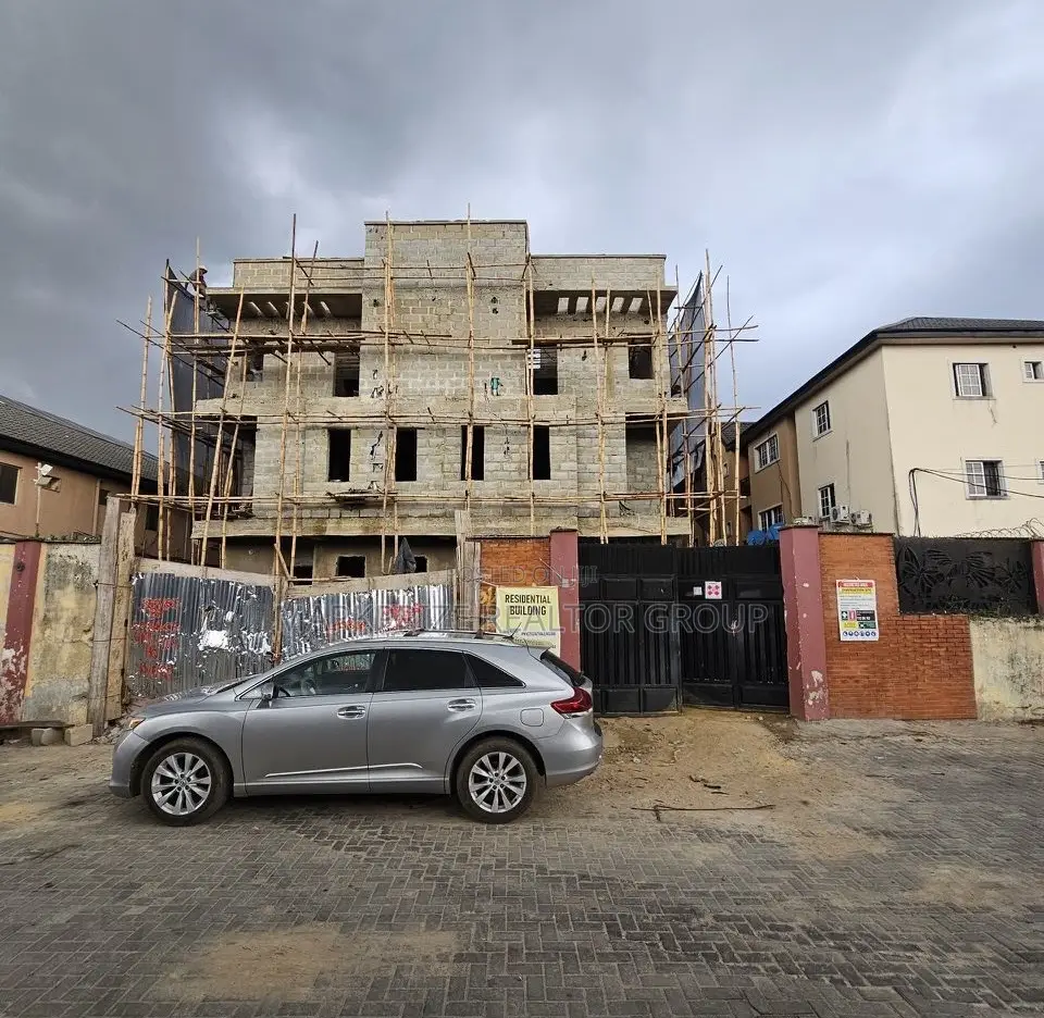 4bdrm Duplex in Gbagada Lagos for sale in Gbagada