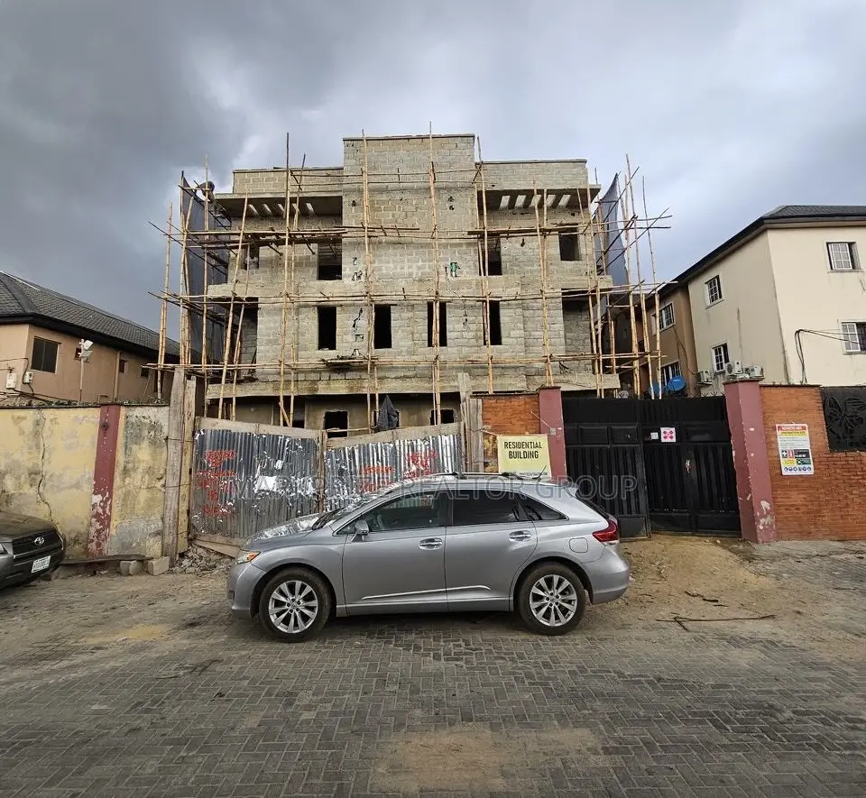 4bdrm Duplex in Gbagada Lagos for sale in Gbagada