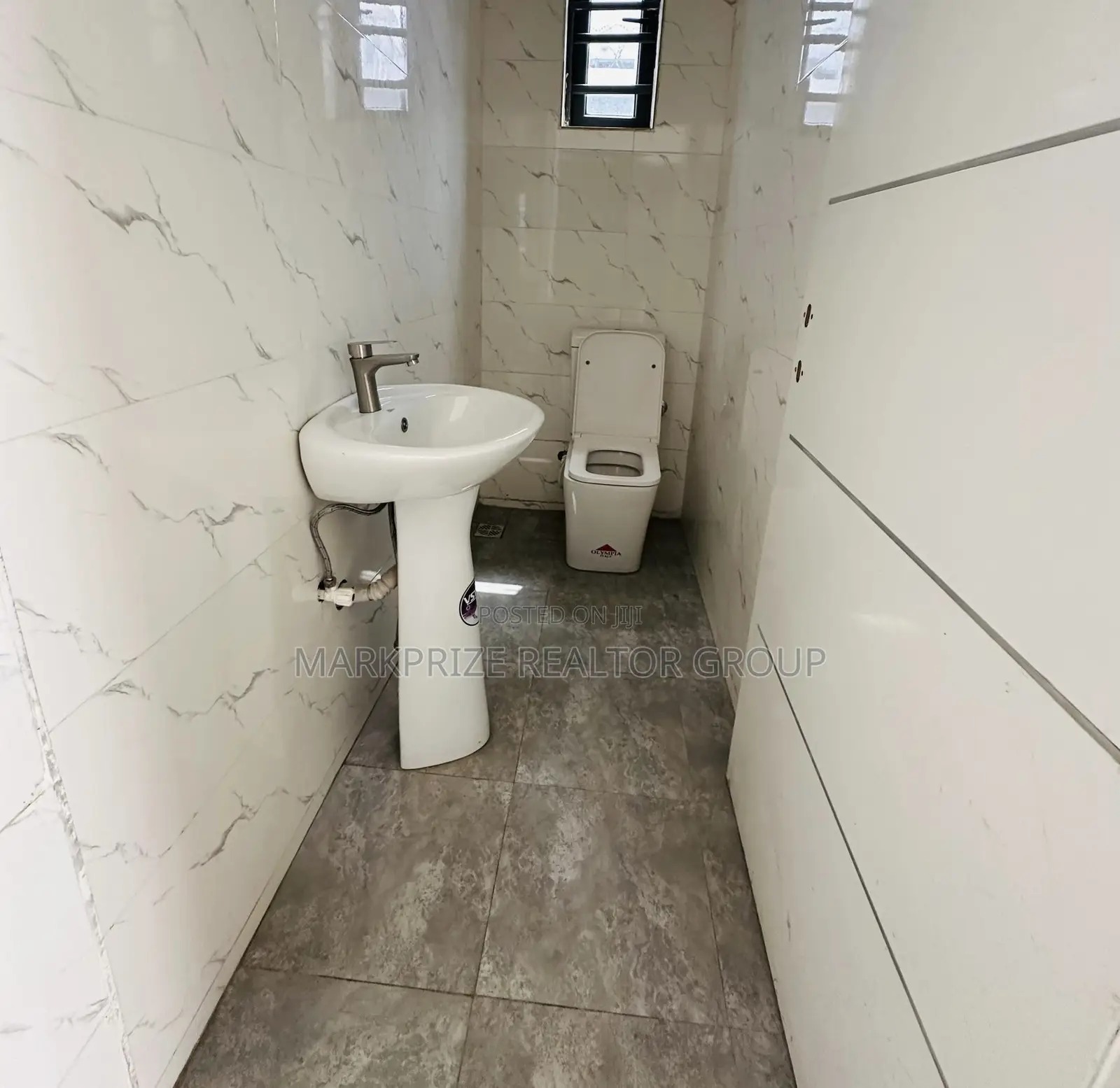 5bdrm Duplex in Magodo Phase 2 Lagos for sale in Magodo
