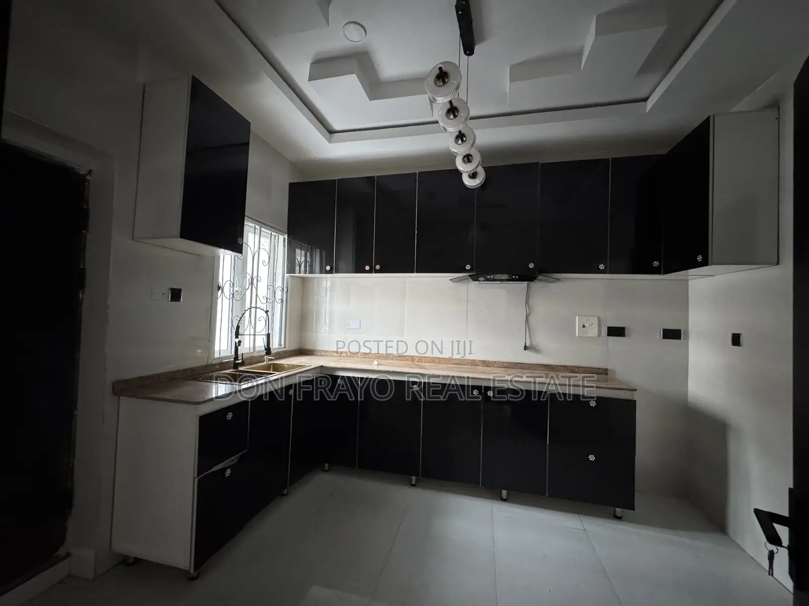 4bdrm Duplex in Sonbeam Sch Area, Bodija for sale in Bodija