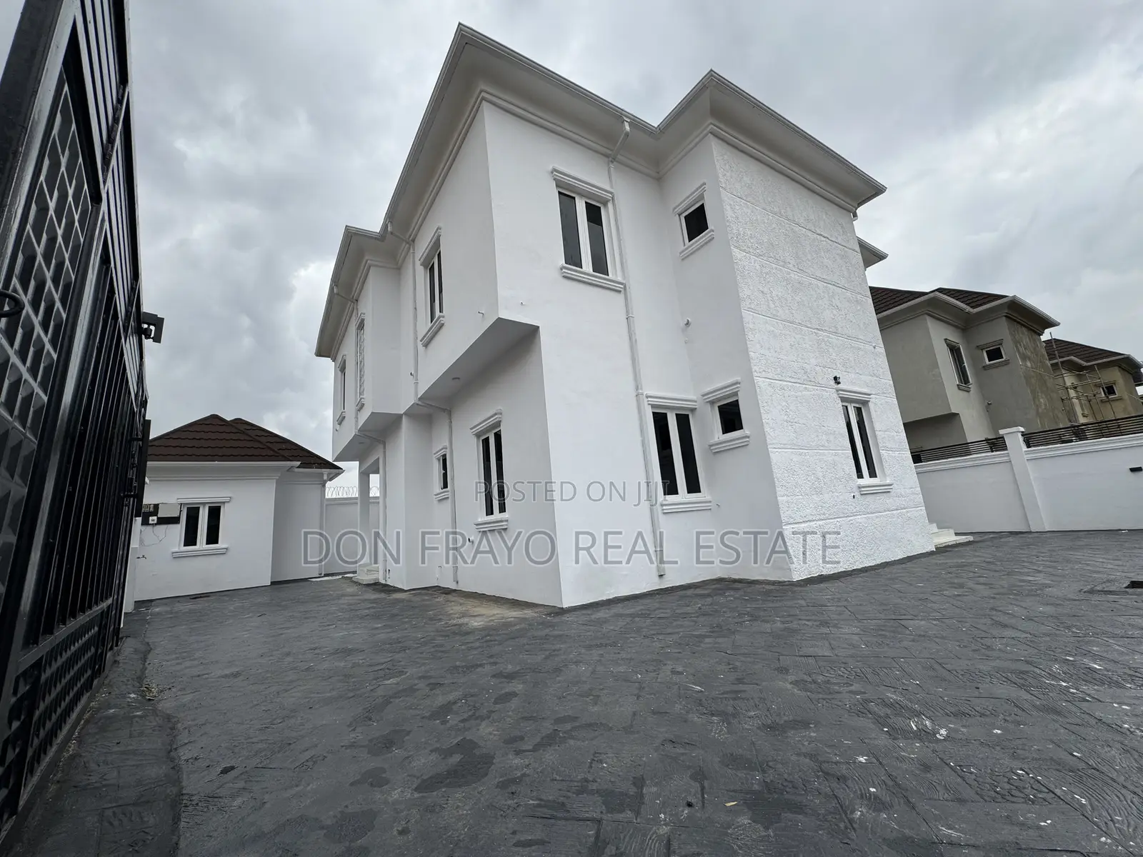 4bdrm Duplex in Sonbeam Sch Area, Bodija for sale in Bodija