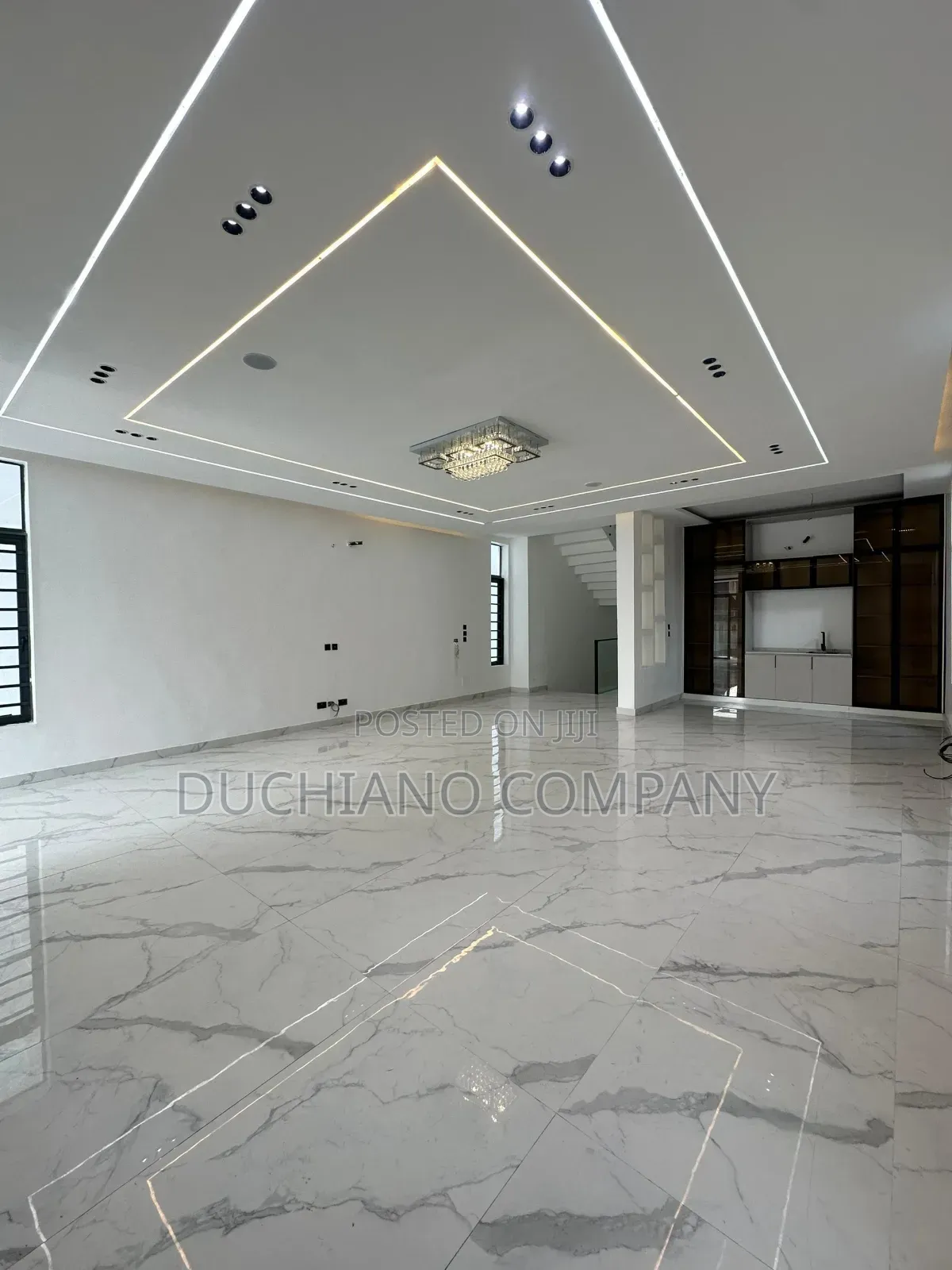6bdrm Duplex in Chevron for sale in Chevron