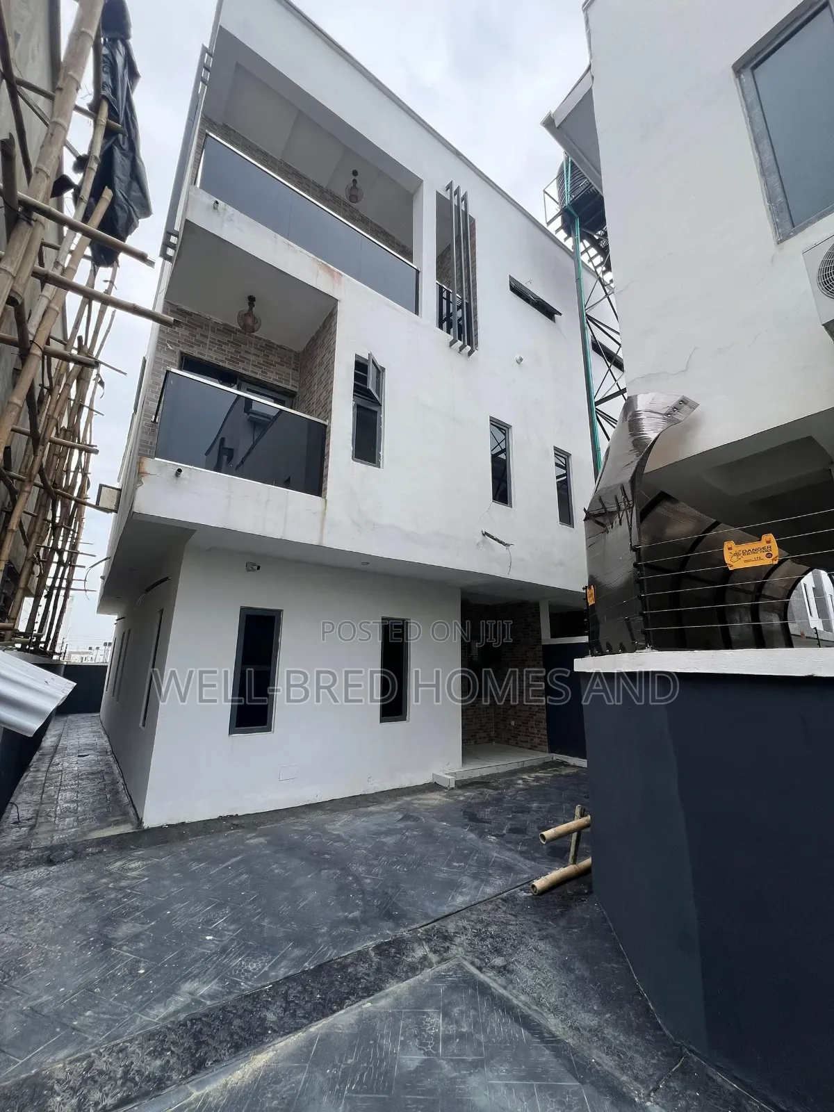 4bdrm Duplex in Ikota Lekki Lagos for rent in Lekki