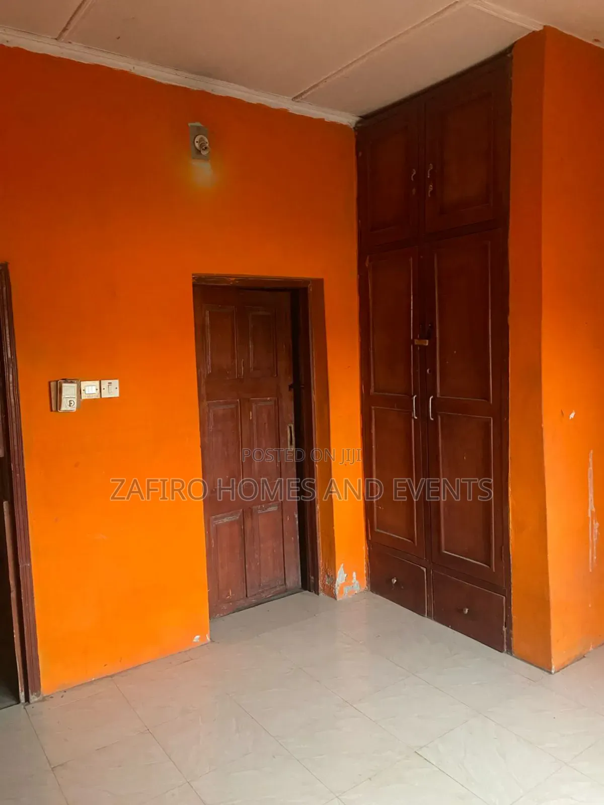6bdrm Bungalow in Ilupelu Estate for sale in Ibadan