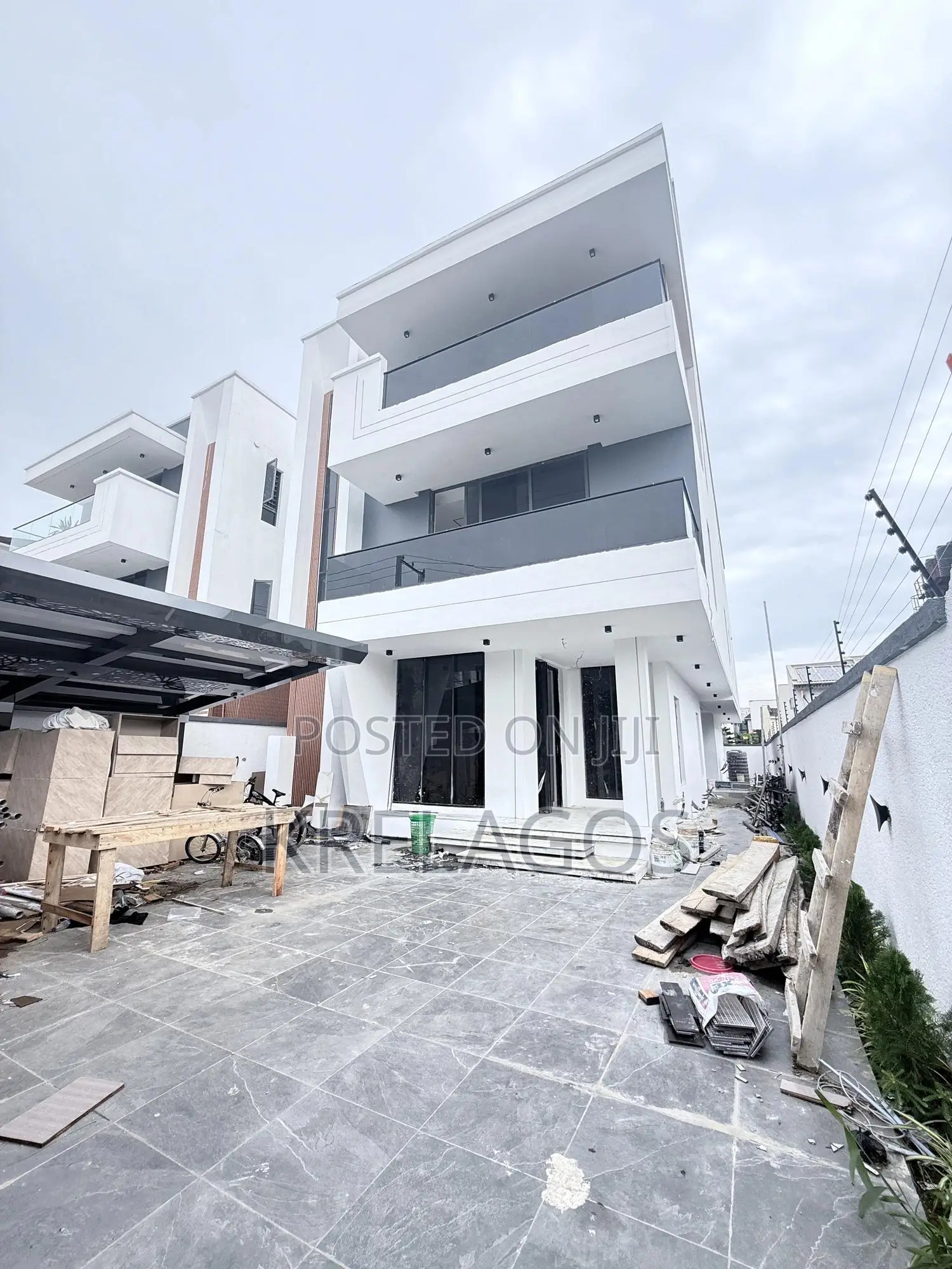 5bdrm Duplex in Lekki Phase 1 for sale in Lekki Phase 1