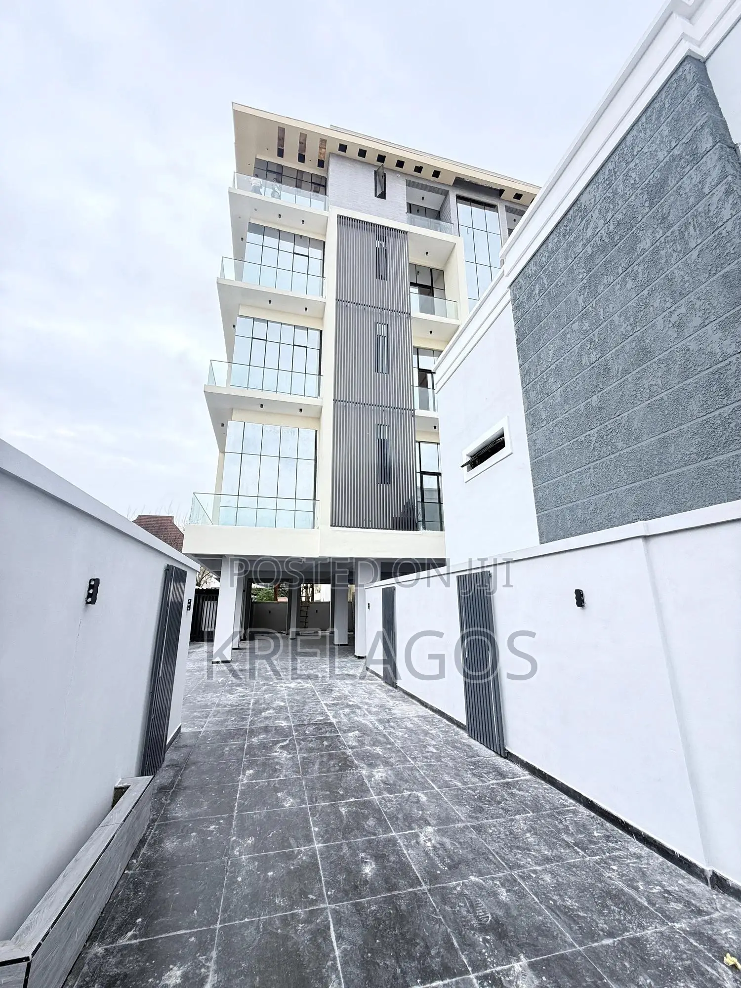 3bdrm Apartment in Lekki Phase 1 for sale in Lekki Phase 1