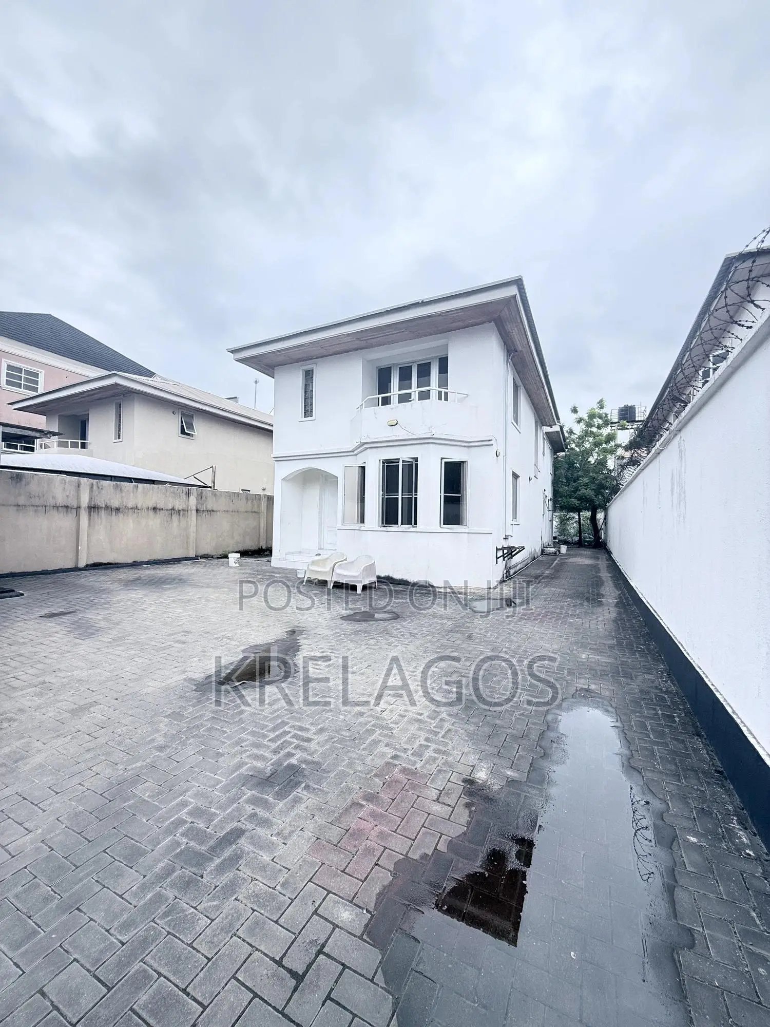 4bdrm Duplex in Lekki Phase 1 for rent in Lekki Phase 1