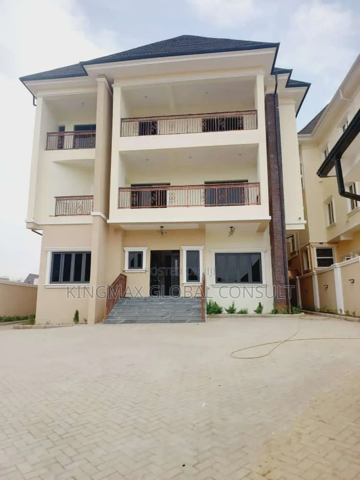 7bdrm Mansion in Asokoro Abuja for sale in Asokoro