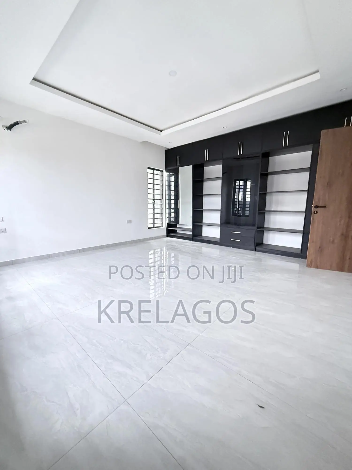 3bdrm Apartment in Ikate for sale in Ikate