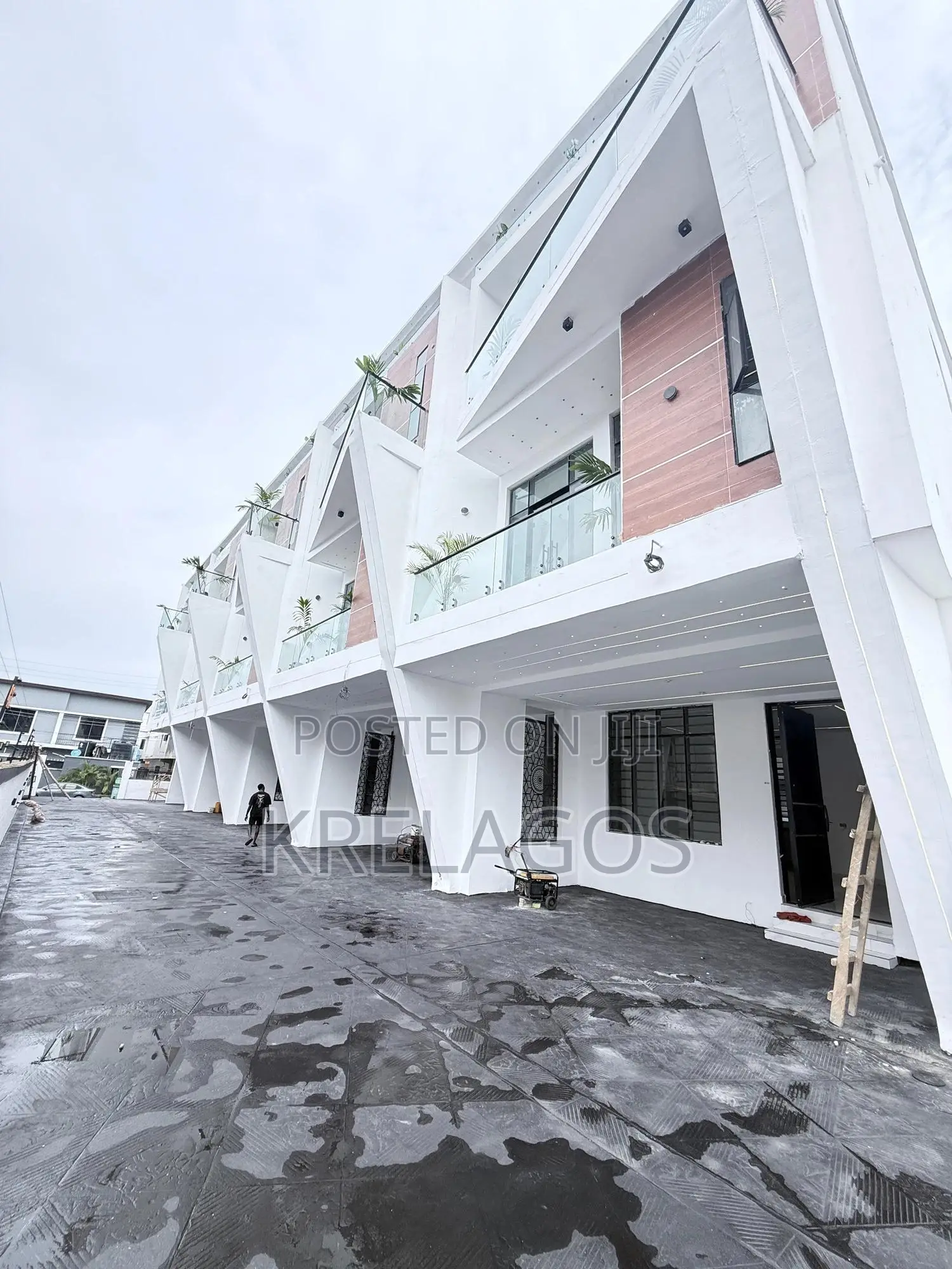 4bdrm Duplex in Ikate for sale in Ikate