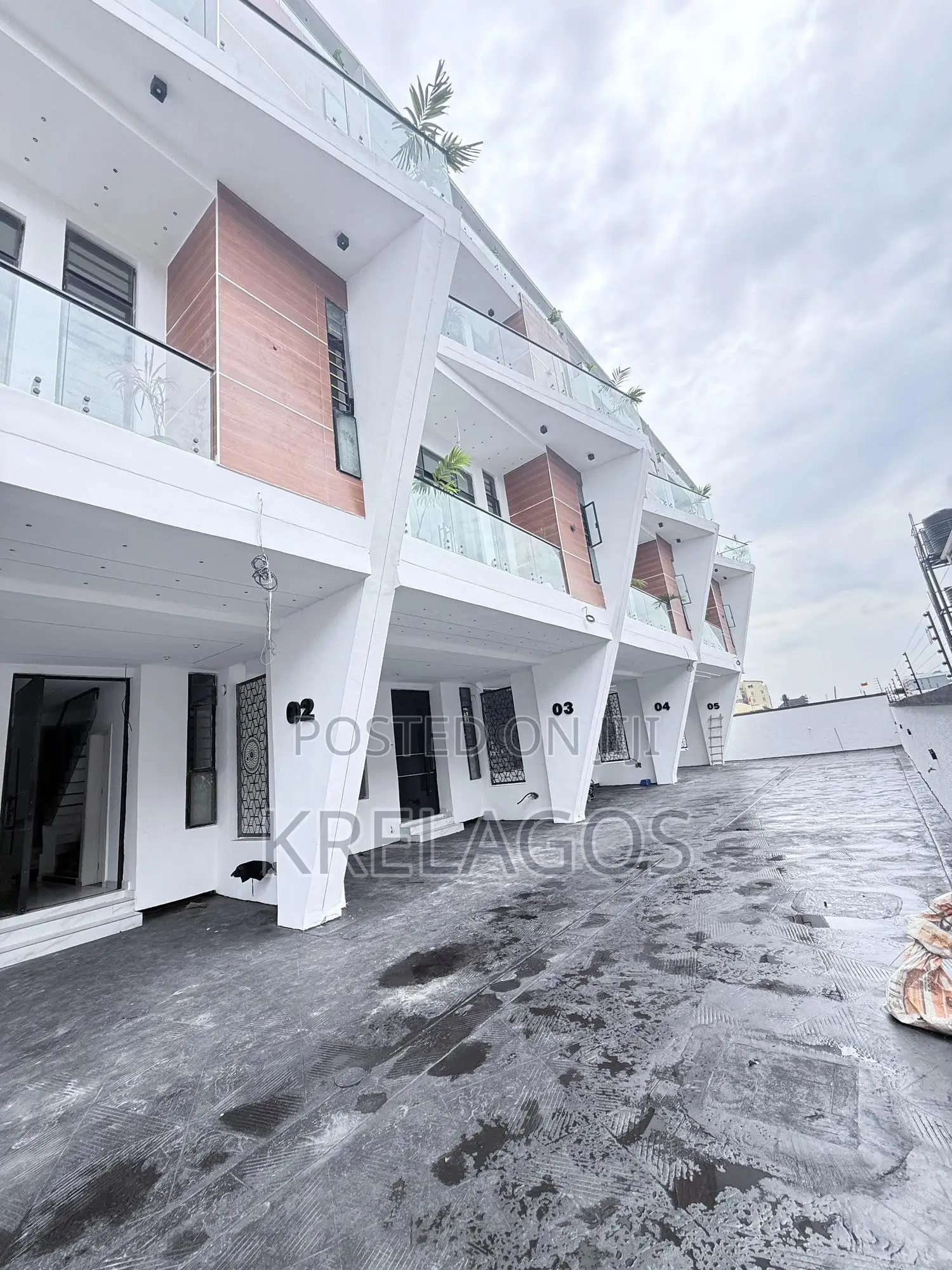 4bdrm Duplex in Ikate for sale in Ikate