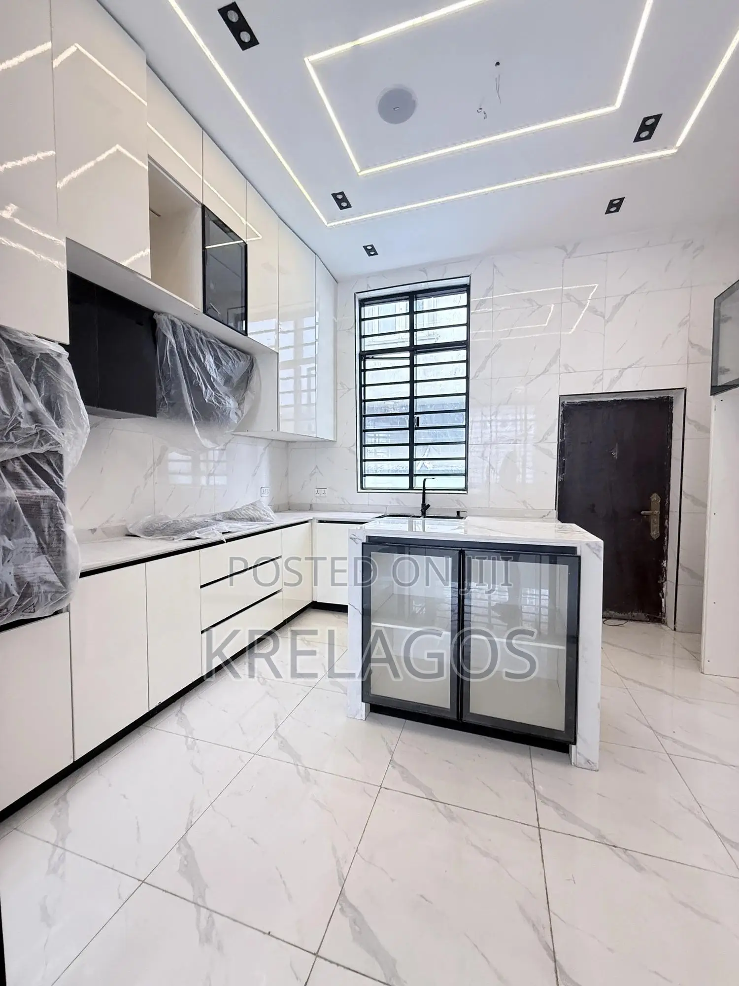 4bdrm Duplex in Ikate for sale in Ikate