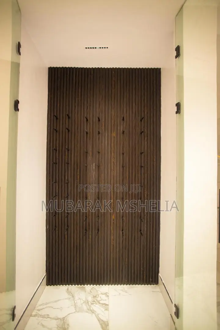 6bdrm Duplex in Ikota for sale in Ikota