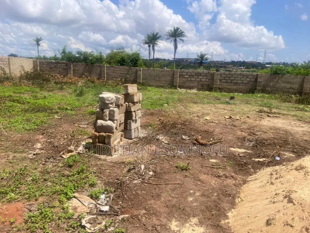 100 by 100 Piece of Dry Land in Oshimili South