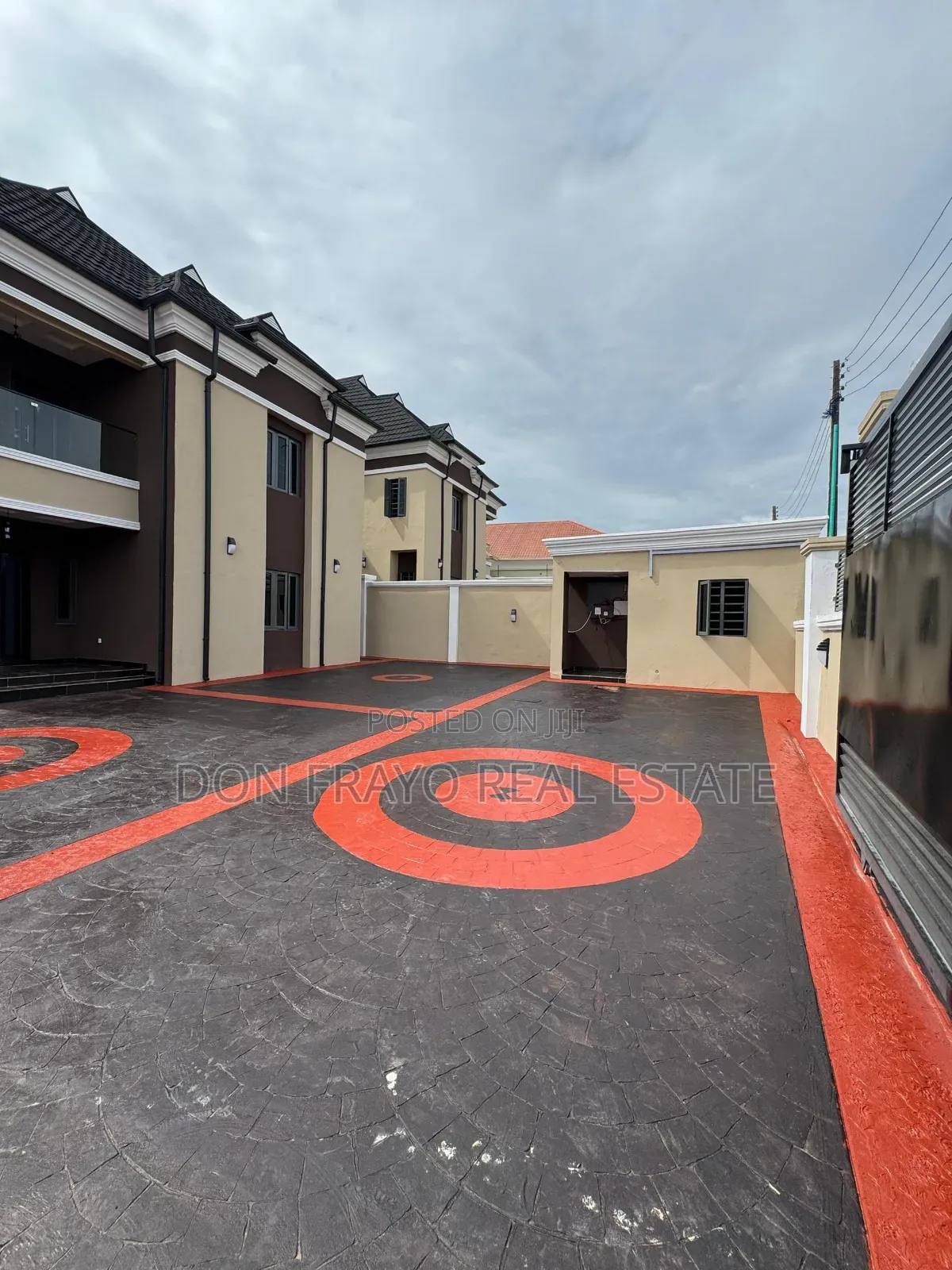 4bdrm Duplex in Oluyole Estate for sale in Oluyole Estate