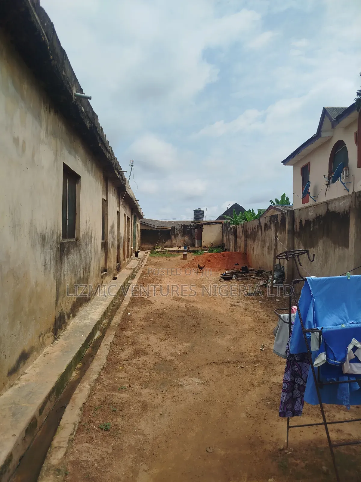 3bdrm Apartment in Isuti Rd, Igando / Ikotun/Igando for sale in Igando / Ikotun/Igando