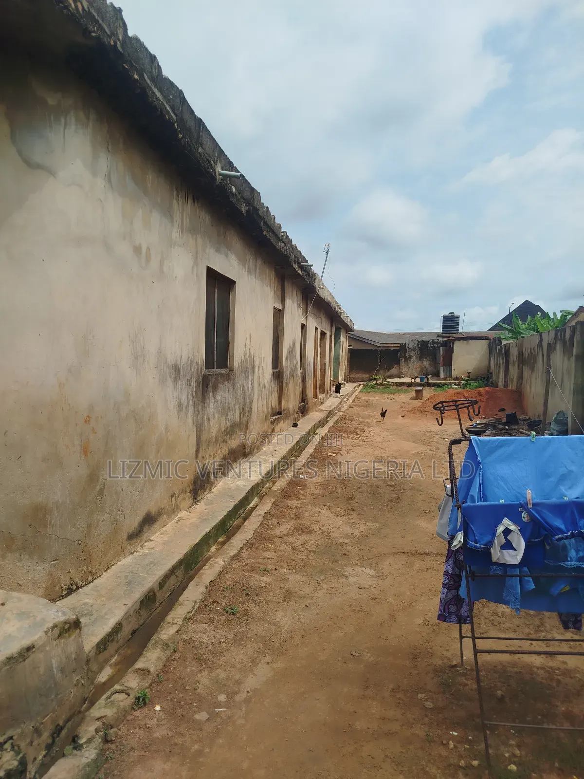 3bdrm Apartment in Isuti Rd, Igando / Ikotun/Igando for sale in Igando / Ikotun/Igando
