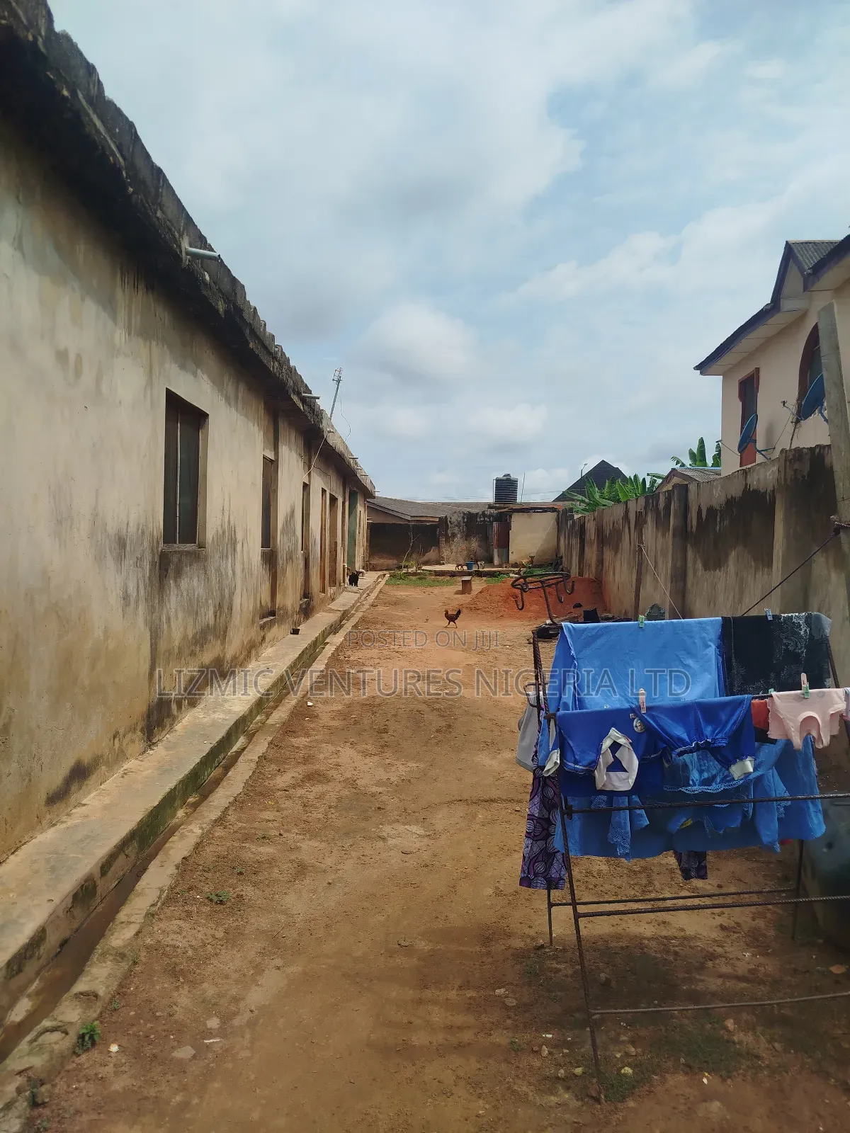 3bdrm Apartment in Isuti Rd, Igando / Ikotun/Igando for sale in Igando / Ikotun/Igando