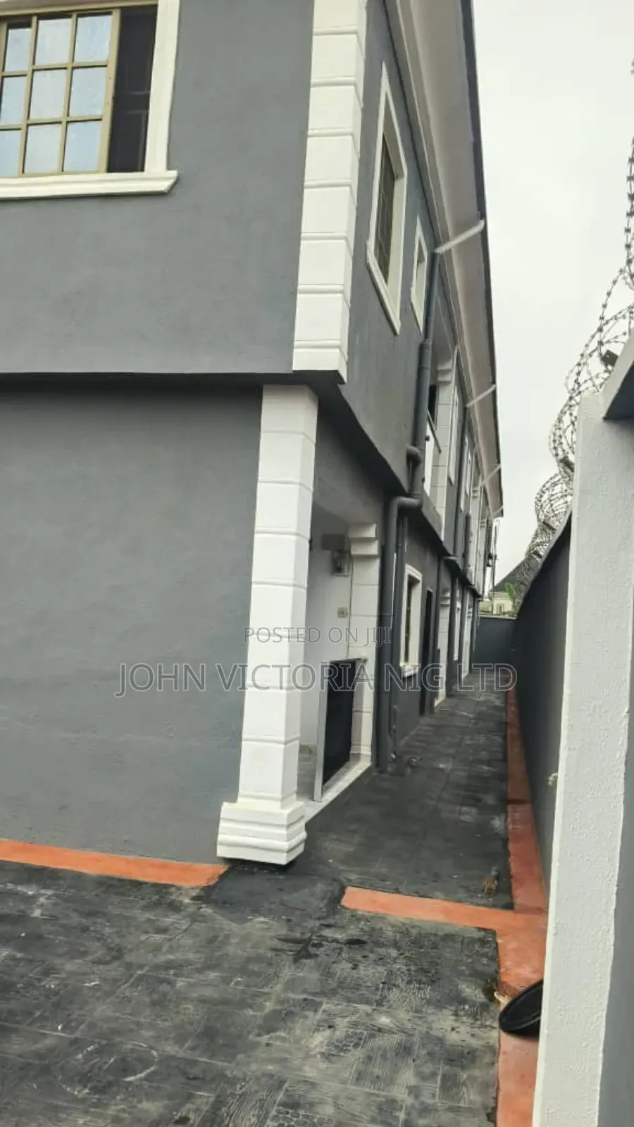 20bdrm Block of Flats in Jenson Supper Market, Ikotun/Igando for sale in Ikotun/Igando