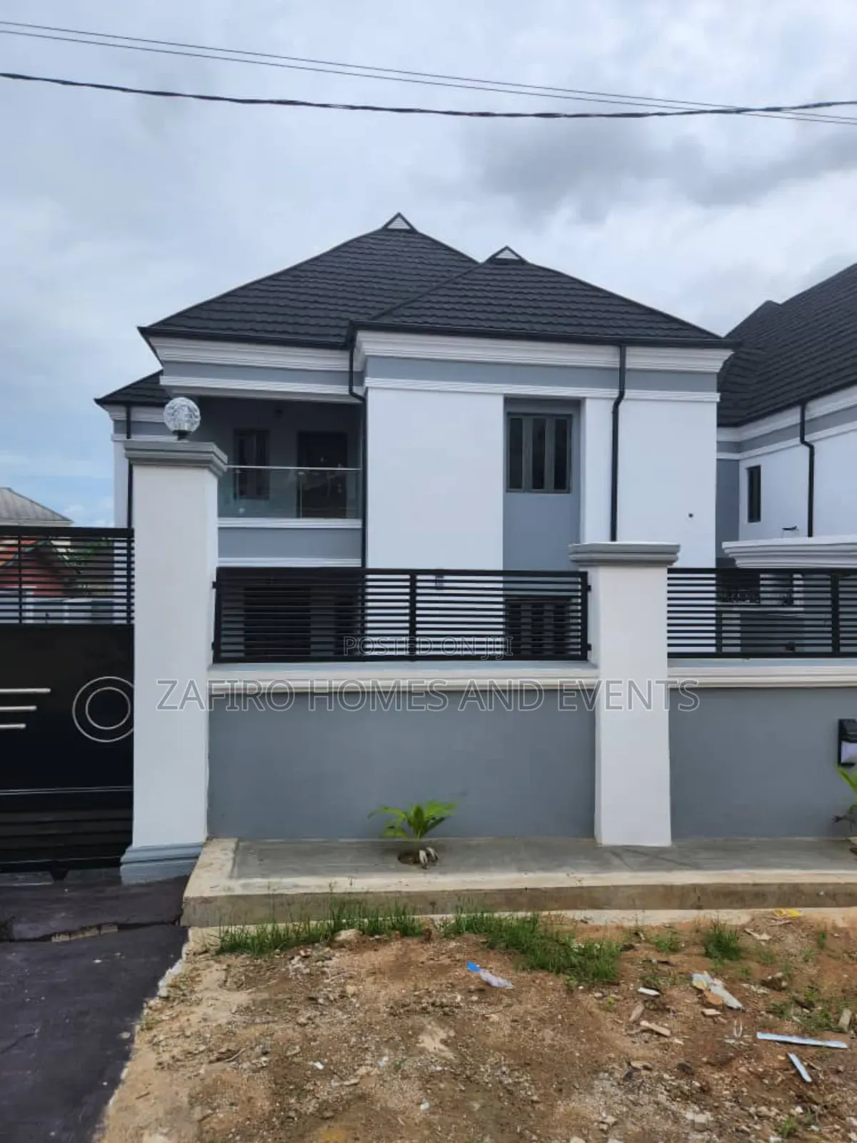 5bdrm Duplex in Larry Estate Oluyole for sale in Ibadan