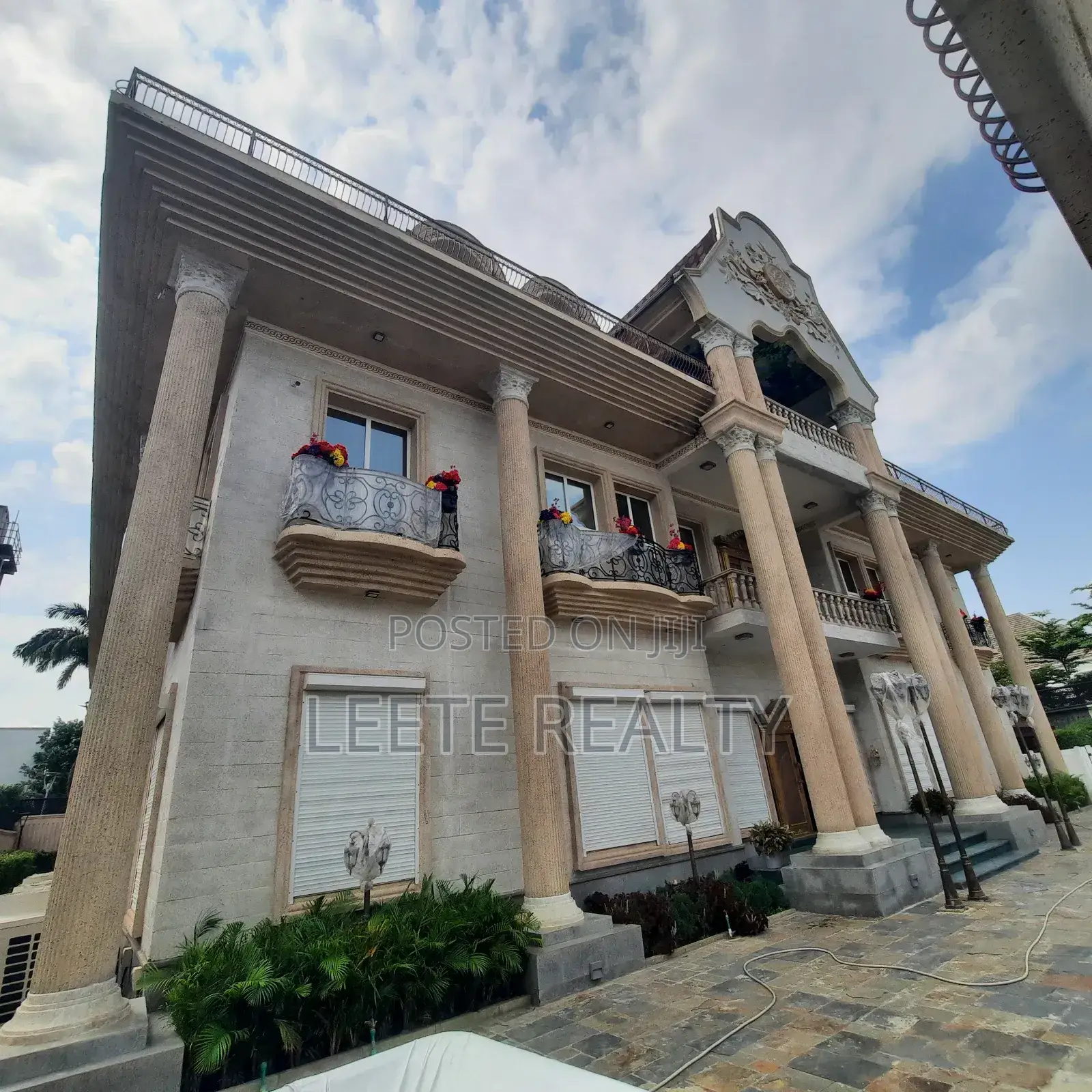 Furnished 9bdrm Mansion in Maitama for sale in Maitama