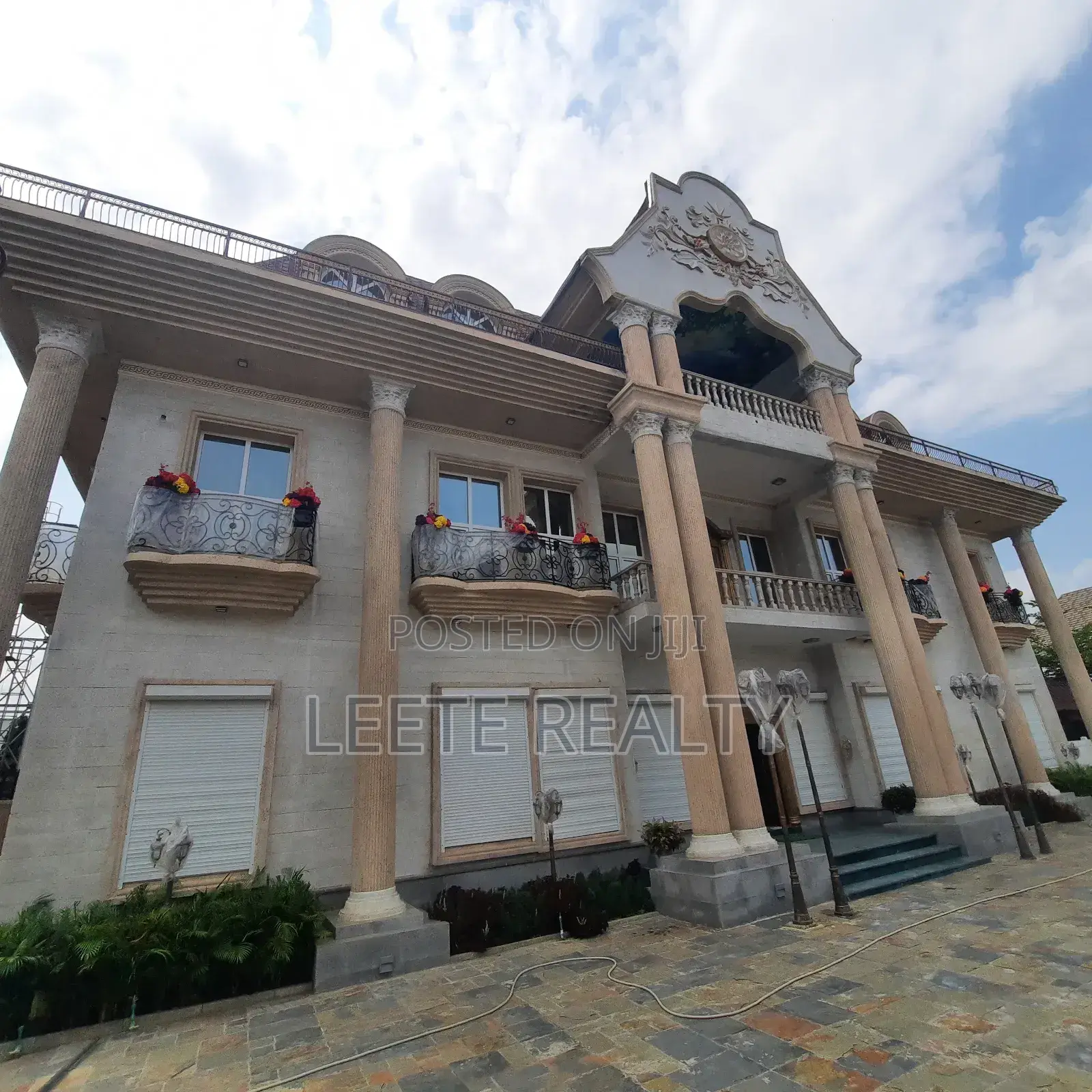 Furnished 9bdrm Mansion in Maitama for sale in Maitama
