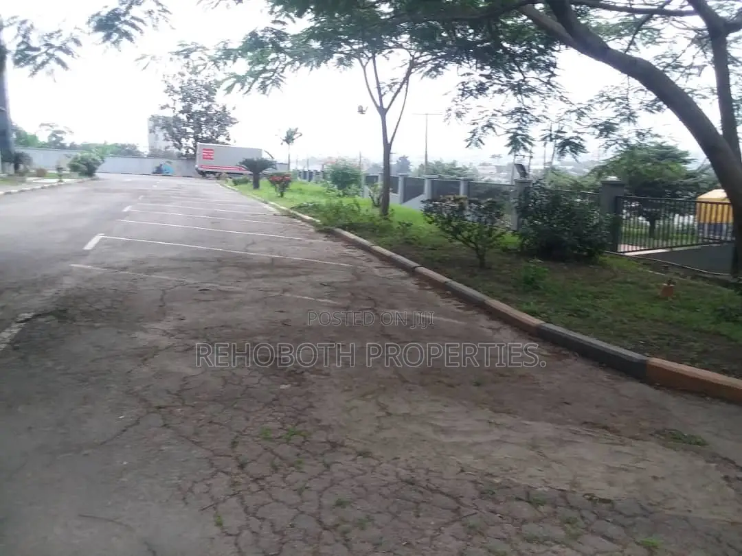 A Tastefully Finished Event Centre in CHallenge / Ibadan