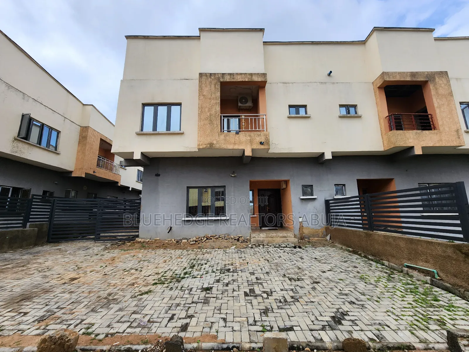 4bdrm Duplex in Phase 2, Life Camp for sale in Life Camp