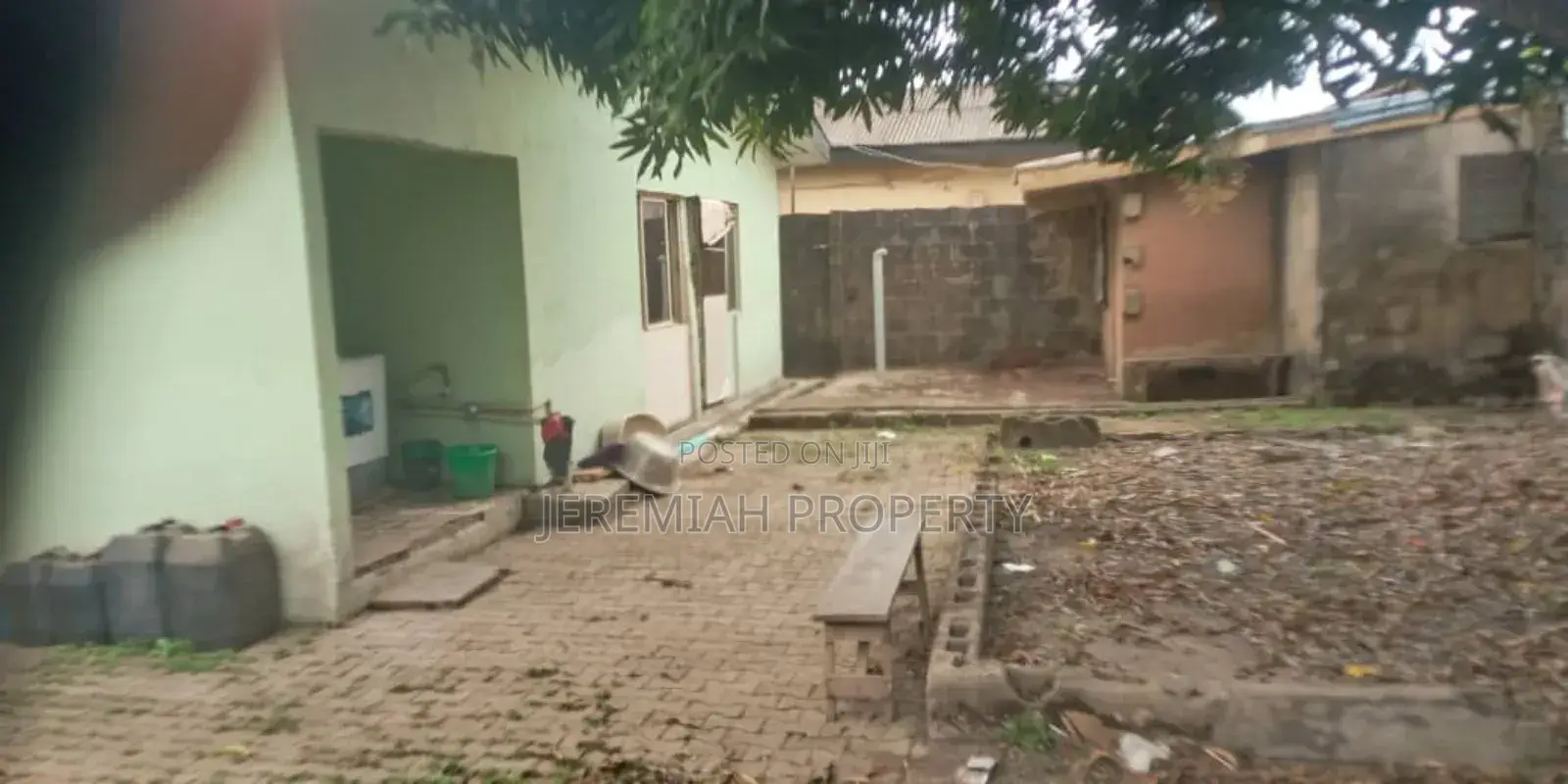 3bdrm Bungalow in Balogun Iju Ishaga for sale in Iju-Ishaga