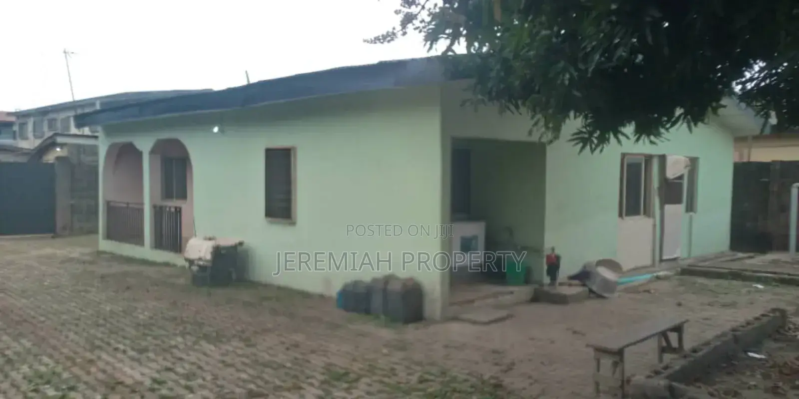 3bdrm Bungalow in Balogun Iju Ishaga for sale in Iju-Ishaga