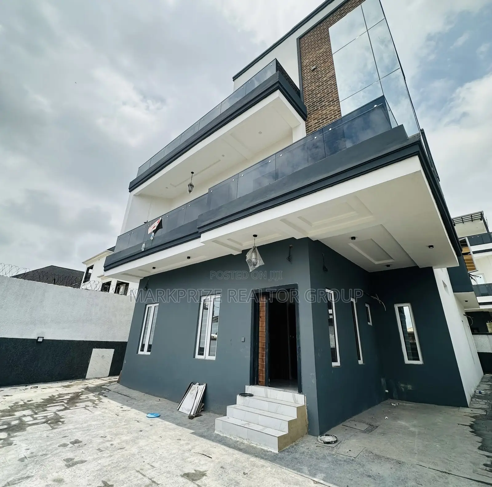 5bdrm Duplex in Magodo Phase 2 Lagos for sale in Magodo