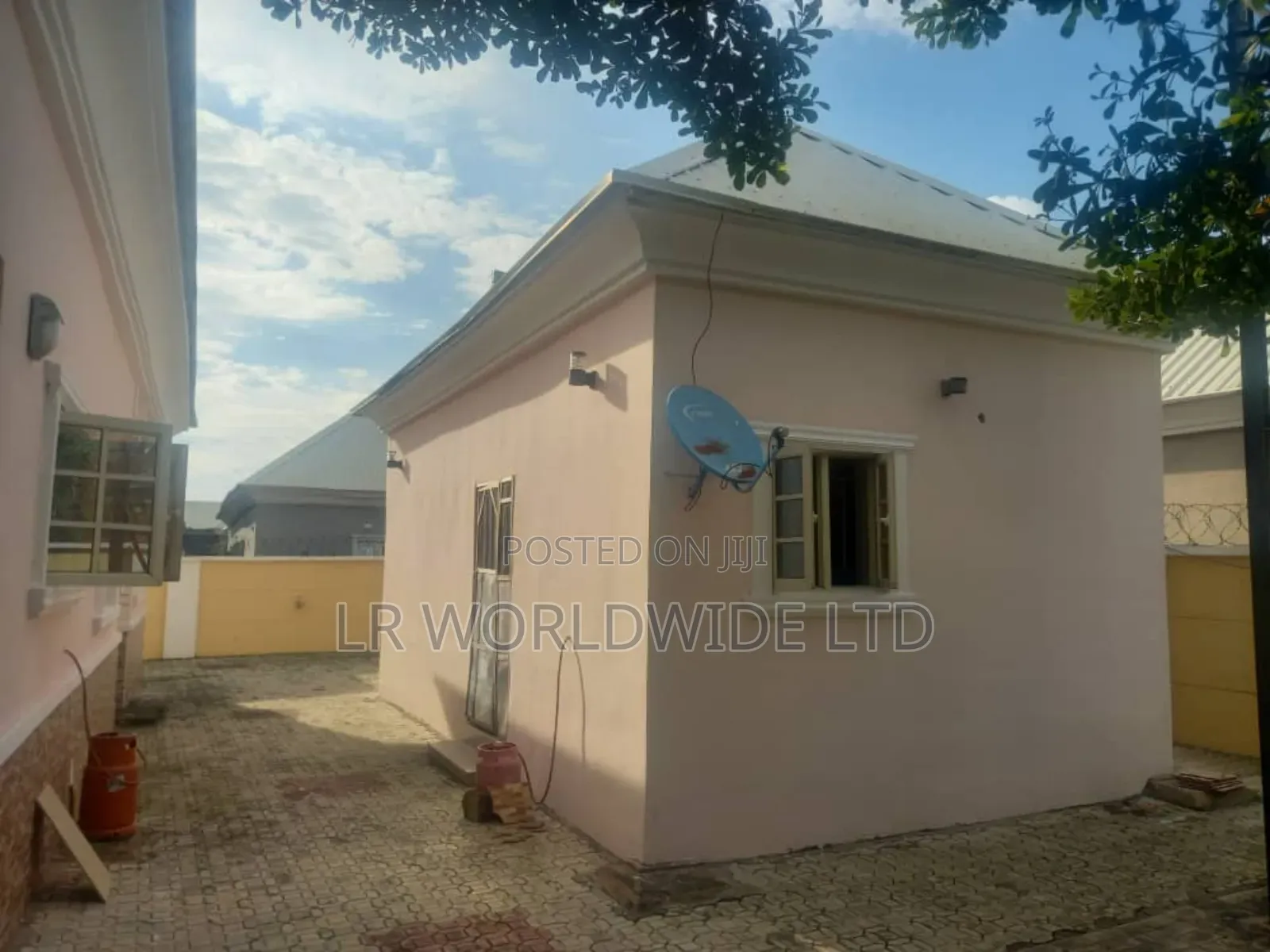 3bdrm Bungalow in Lugbe District for sale in Lugbe District